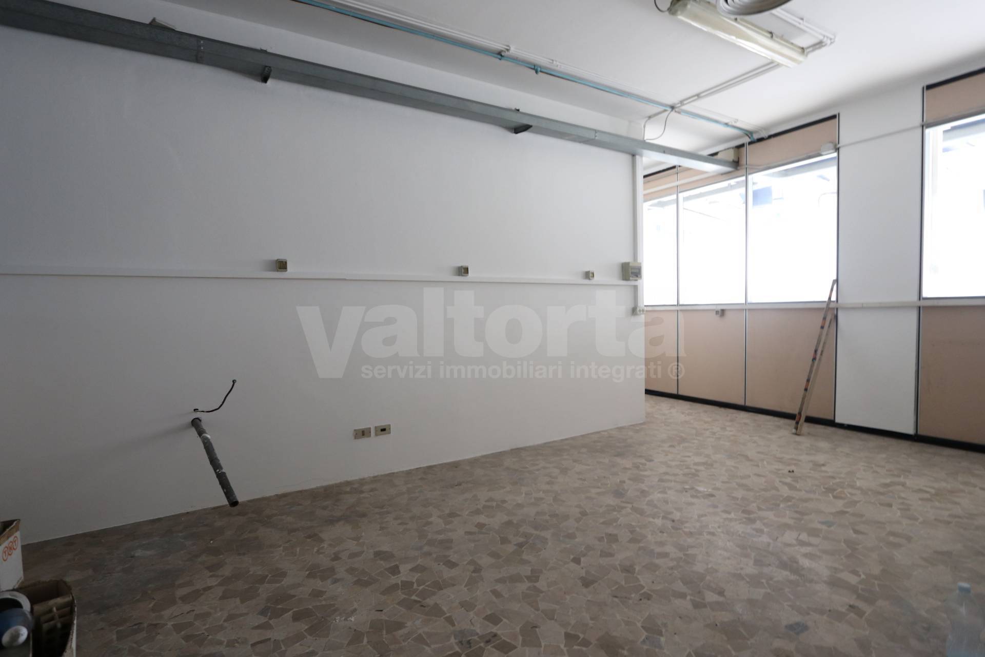 Ufficio in vendita a Monza, Centro storico