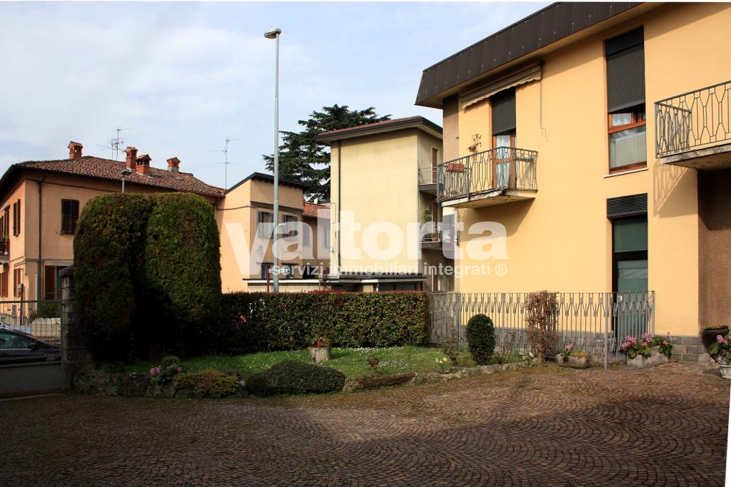 Villa in vendita a Carate Brianza, Unica