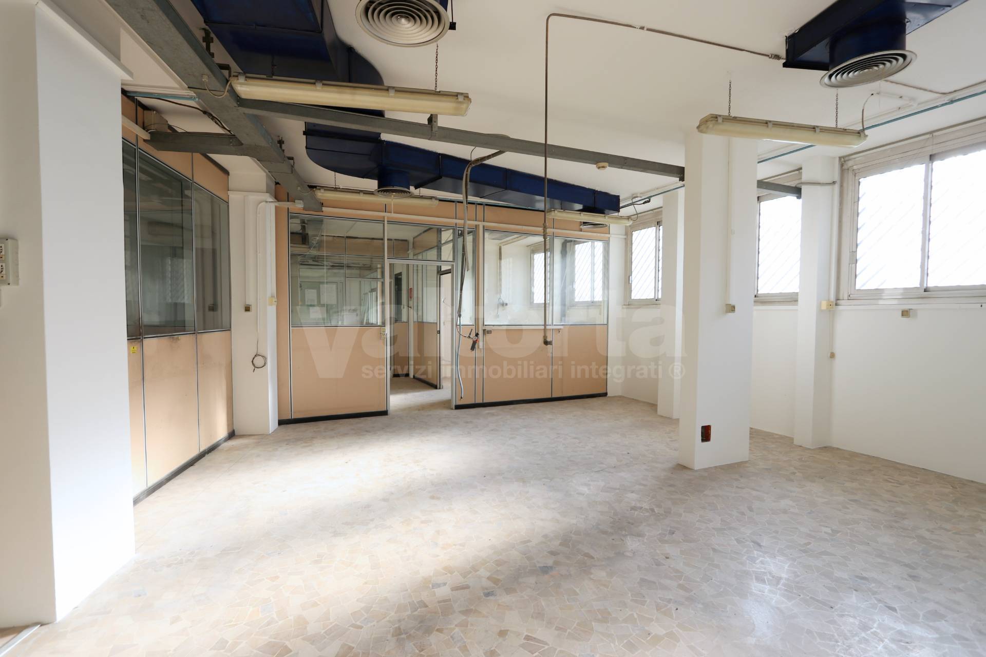 Ufficio in vendita a Monza, Centro storico