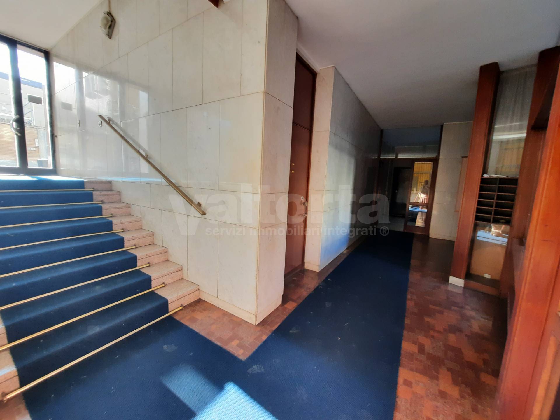 Ufficio in vendita a Monza, Centro storico