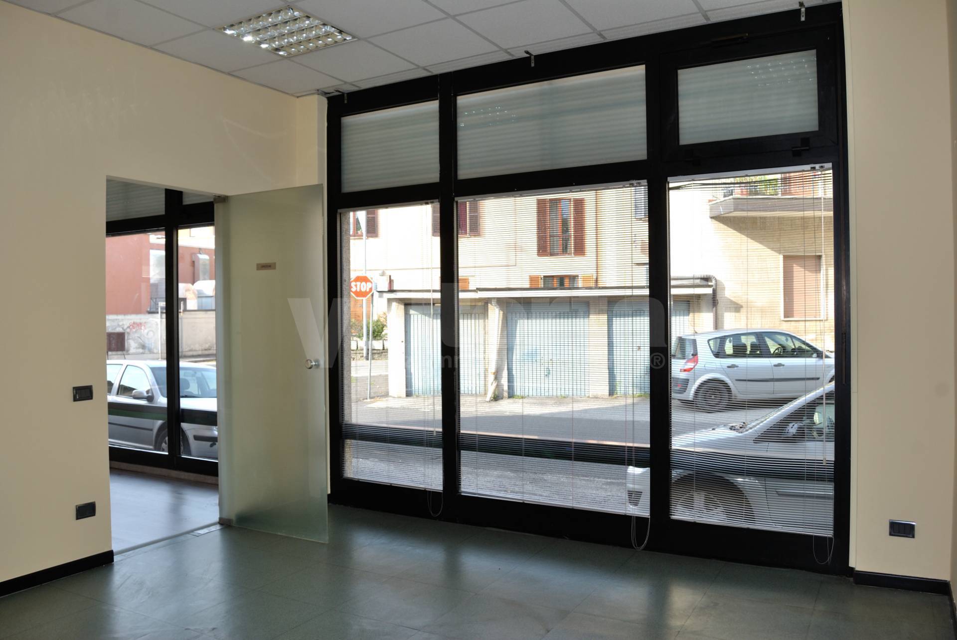 Negozio in vendita a Carate Brianza, Unica