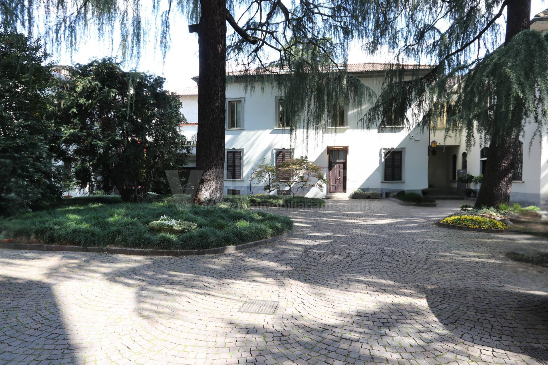 Ufficio Gestito in affitto a Monza, Centro storico