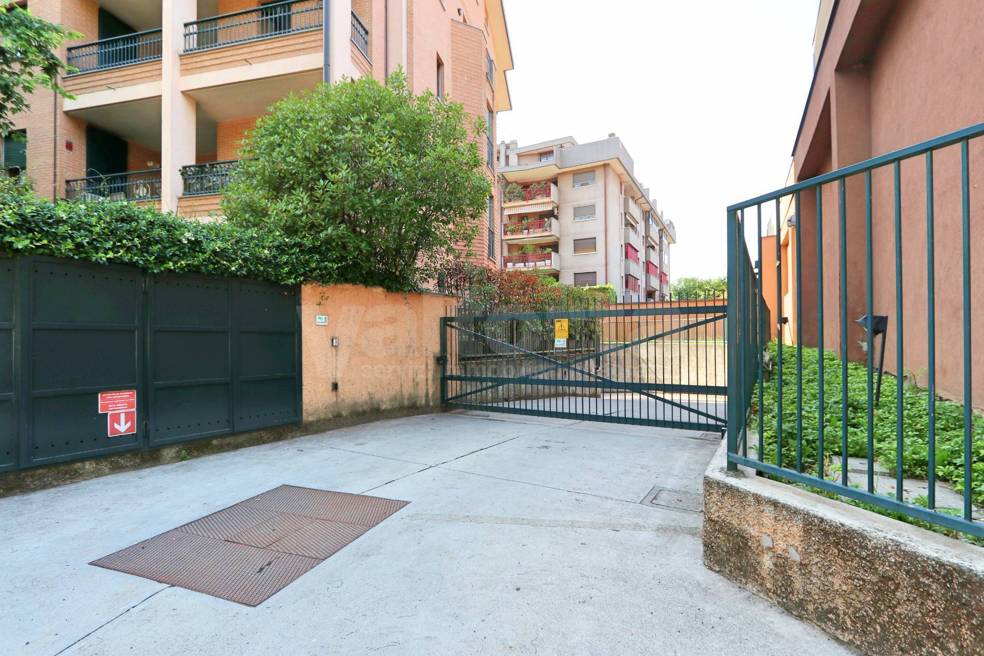 Box gestito in affitto a Vedano al Lambro, Unica