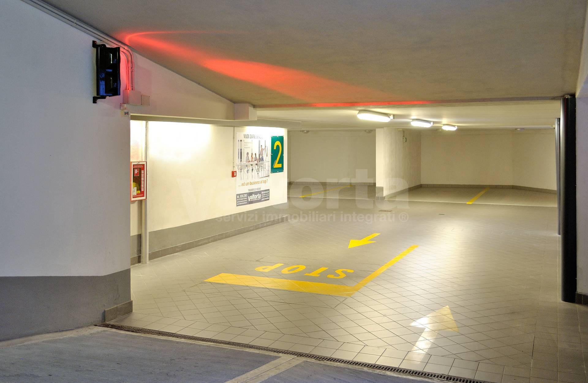 Stabile produttivo/commerciale in vendita a Monza, Centro storico