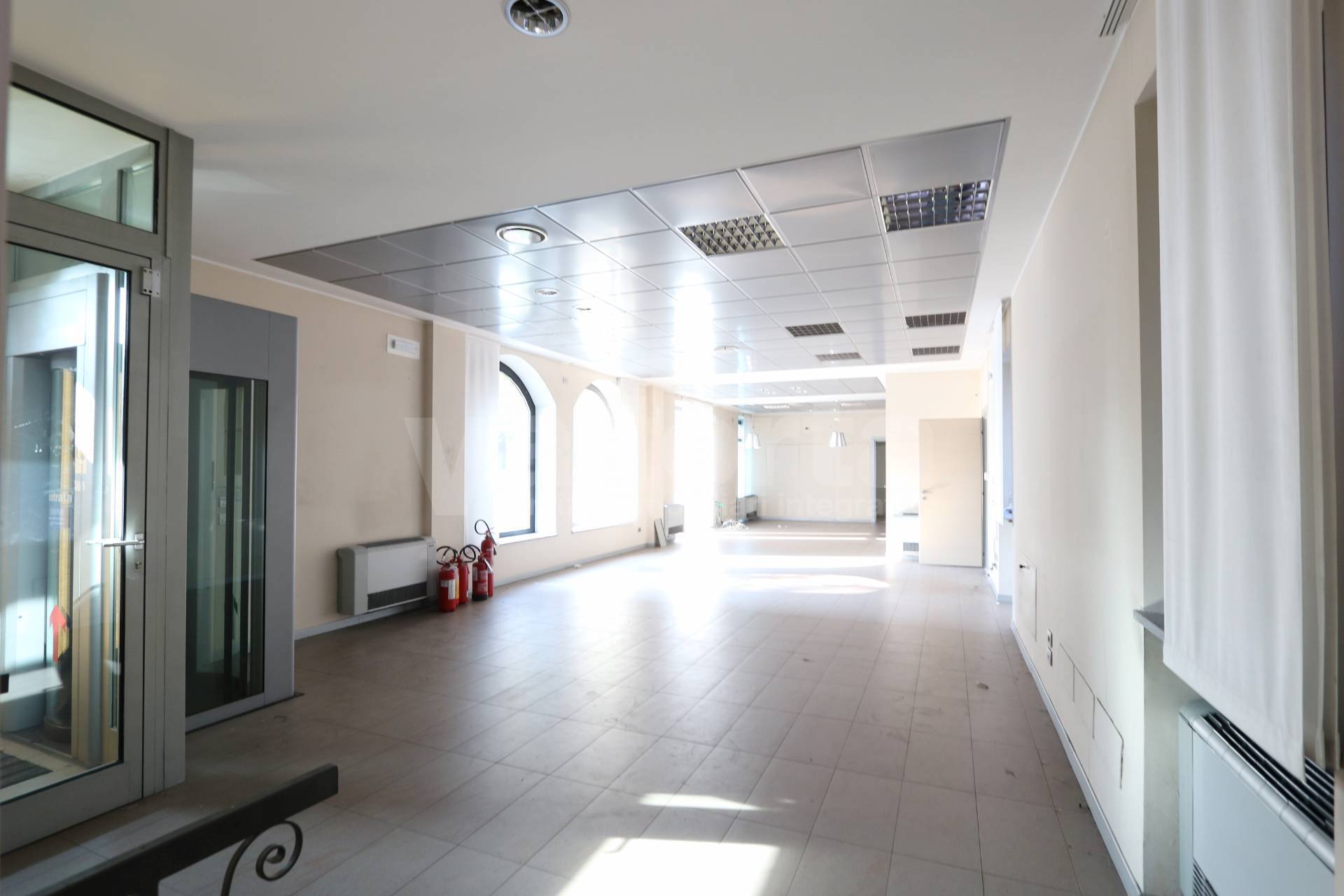 Locale commerciale in vendita a Monza, Cazzaniga