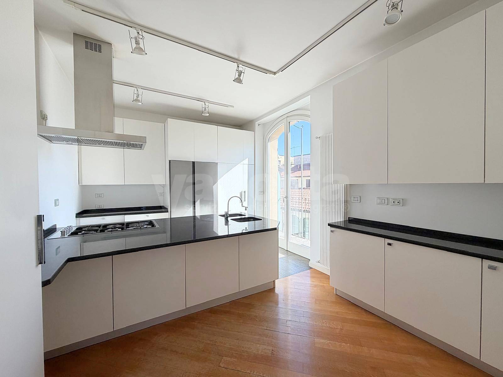 Appartamento in affitto a Monza, Centro storico