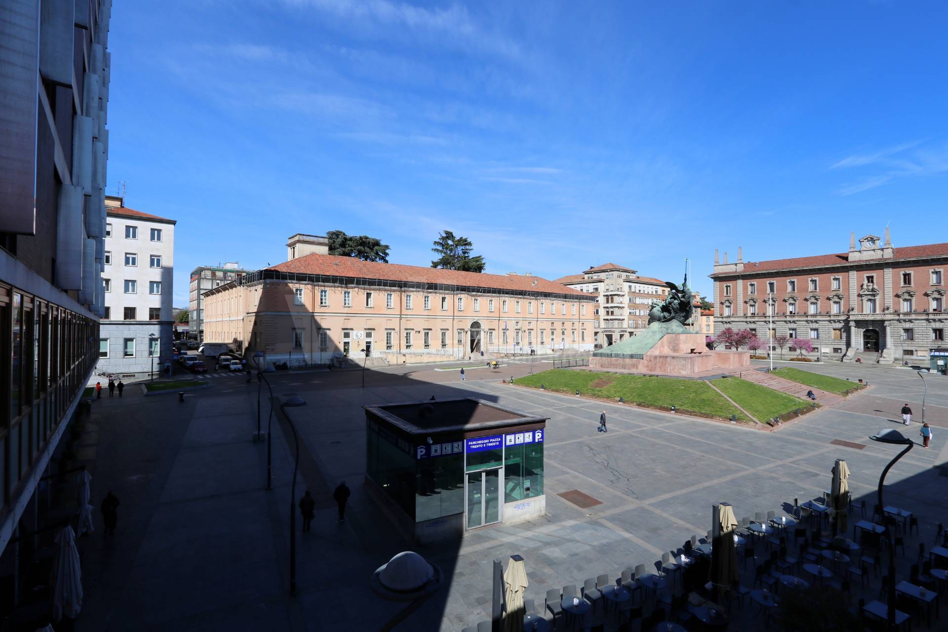 Appartamento Gestito in affitto a Monza, Centro storico