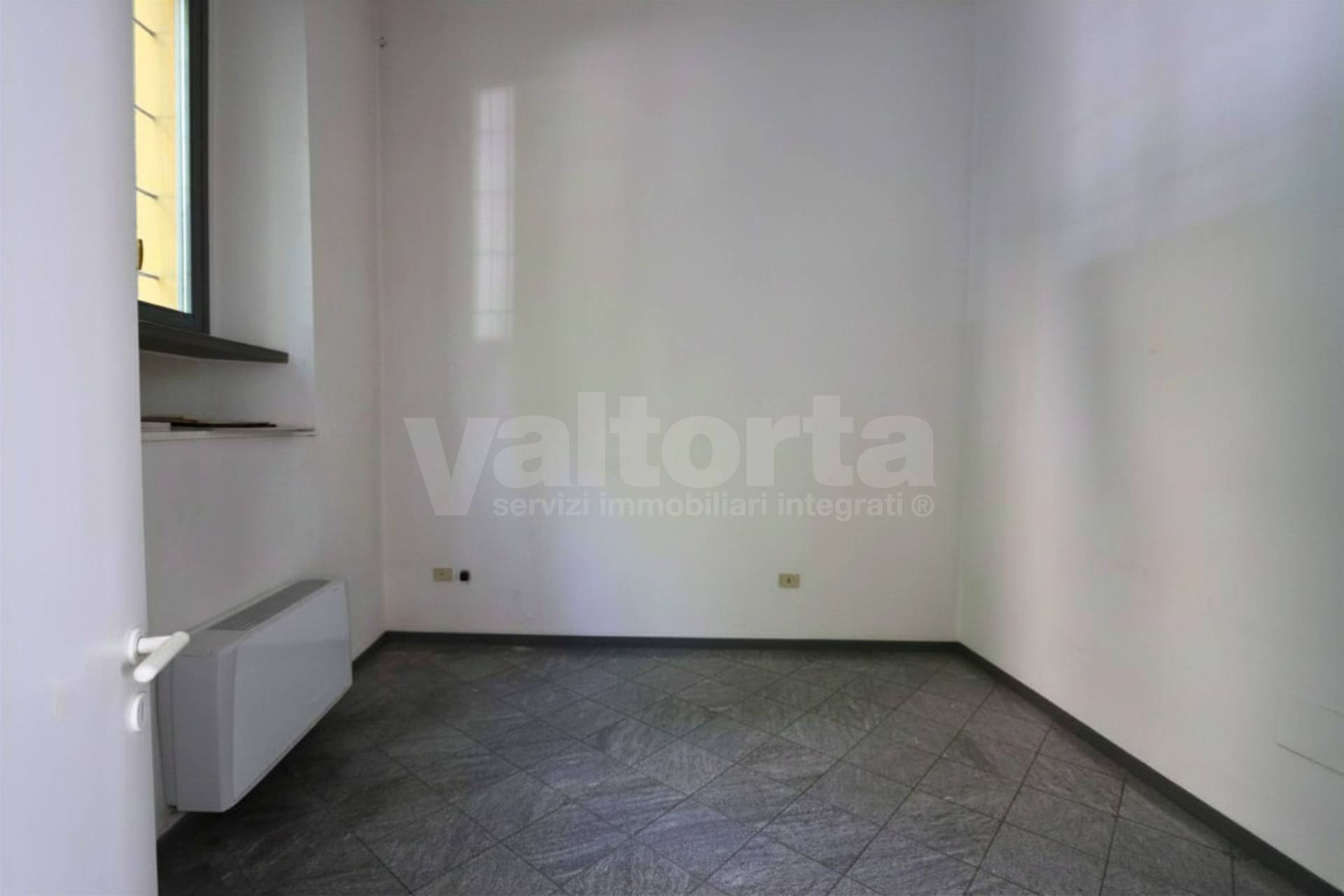 Ufficio in affitto a Monza, San Biagio