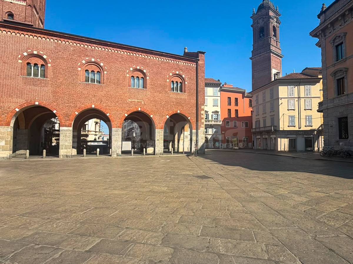 Negozio in vendita a Monza, Centro storico