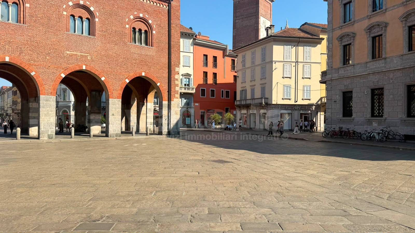 Negozio in vendita a Monza, Centro storico
