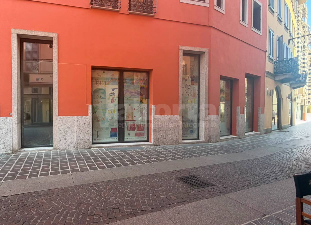 Negozio in vendita a Monza, Centro storico