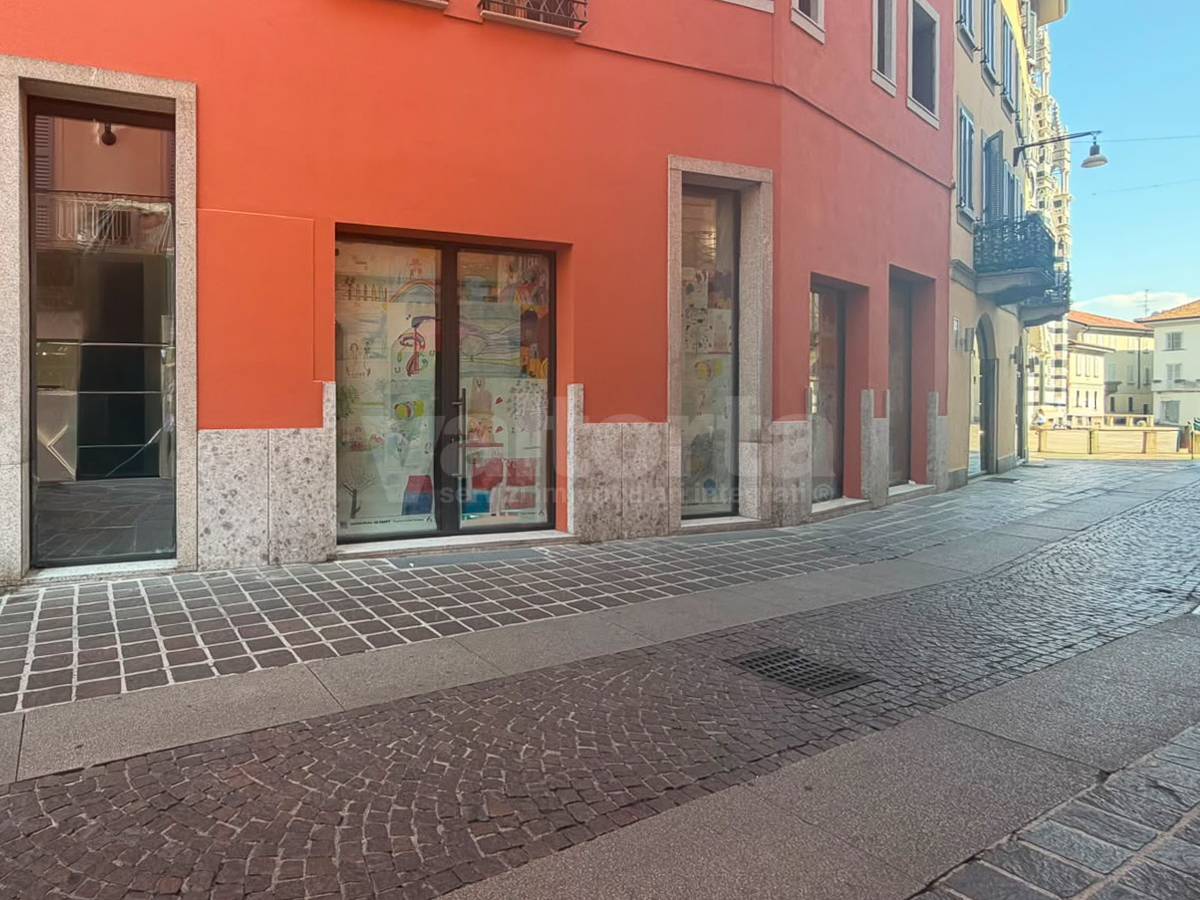 Negozio in vendita a Monza, Centro storico