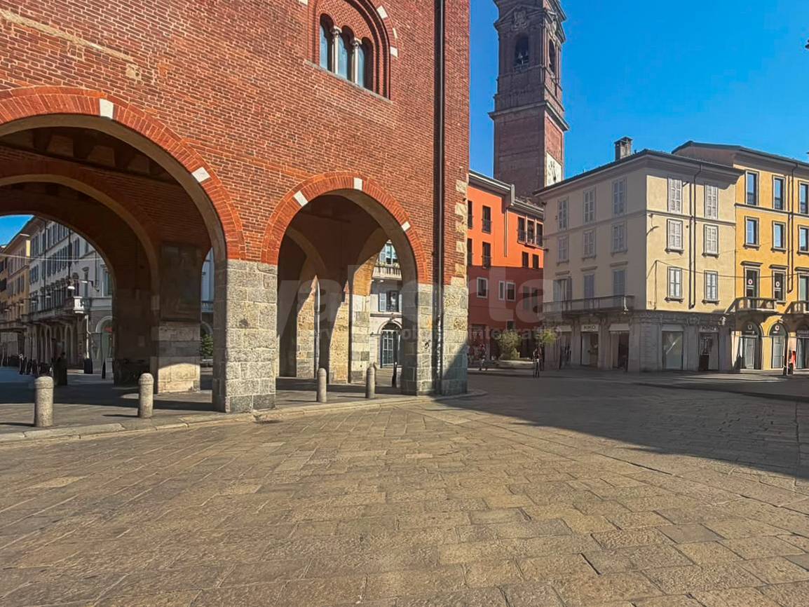 Negozio in vendita a Monza, Centro storico