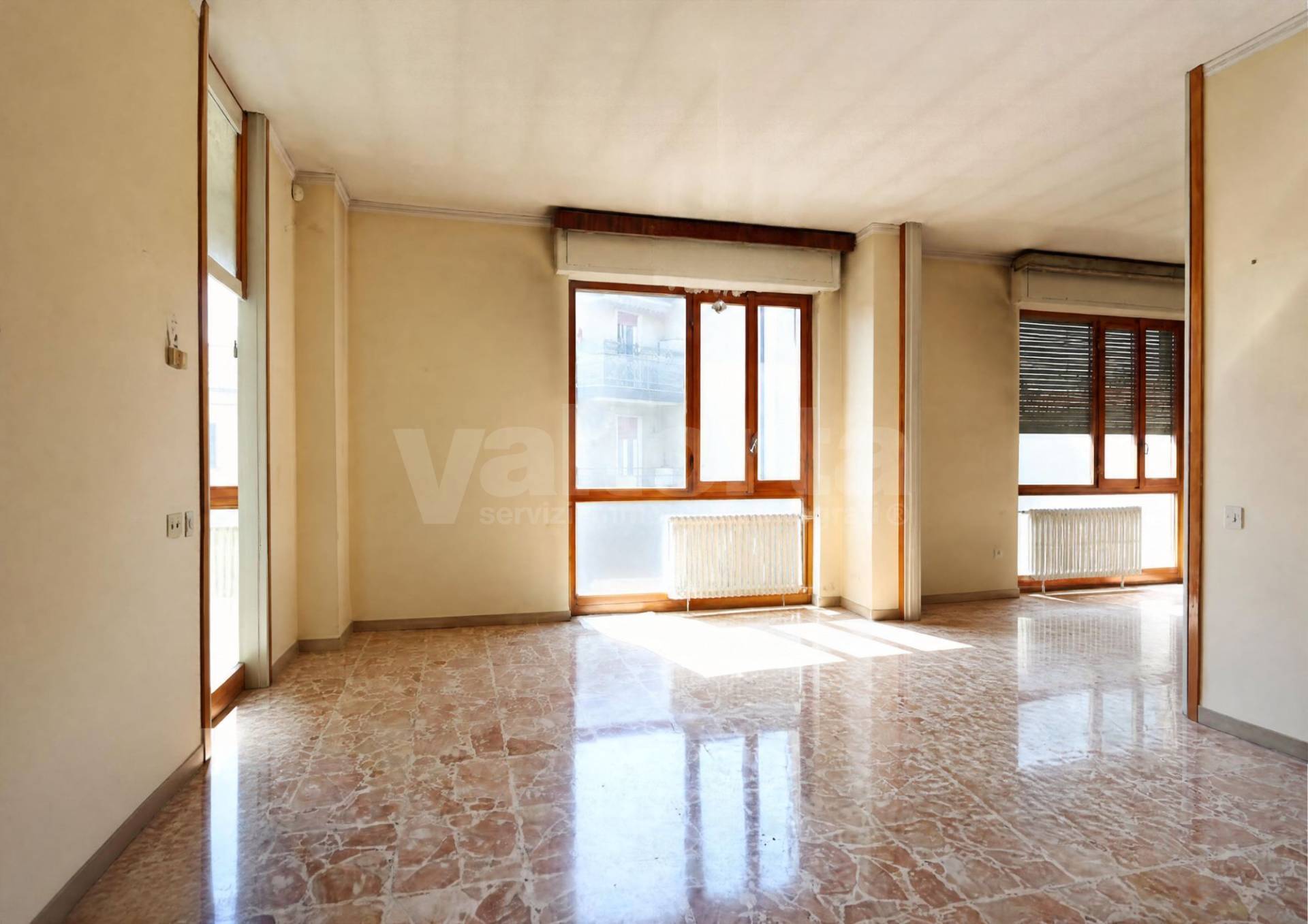 Villa in vendita a Carate Brianza, Unica