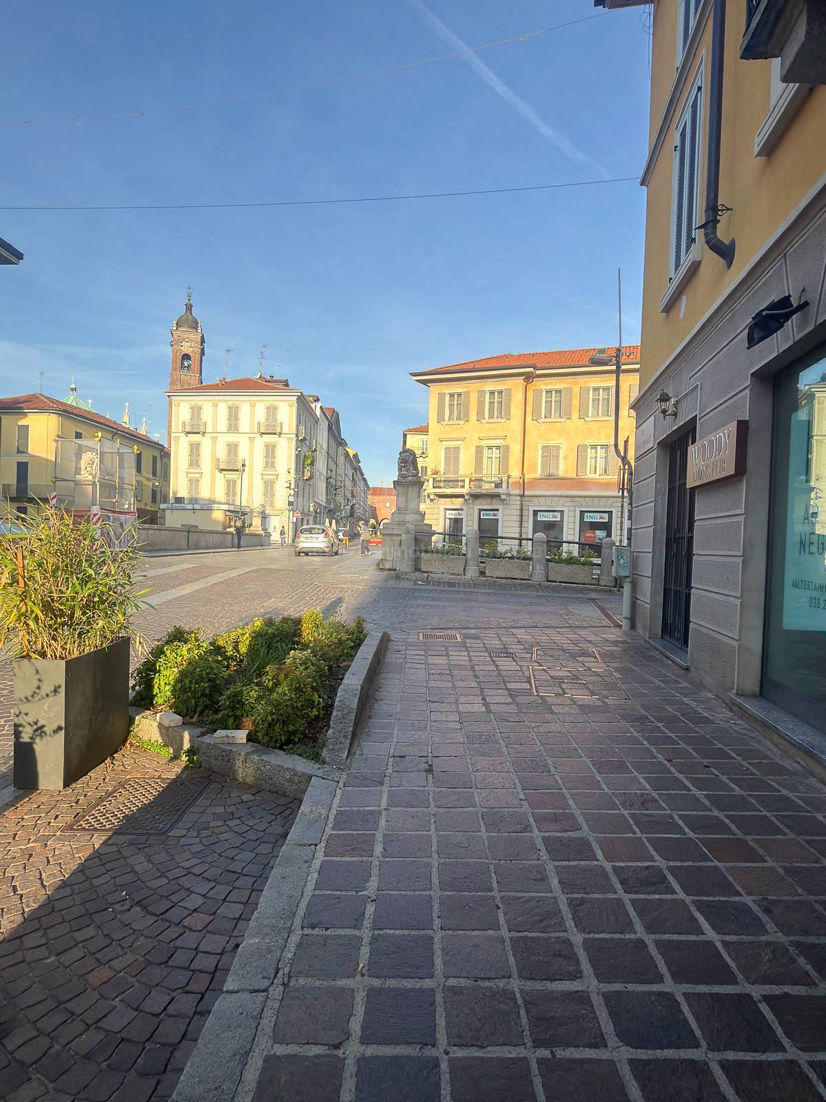 Negozio in affitto a Monza, Centro storico