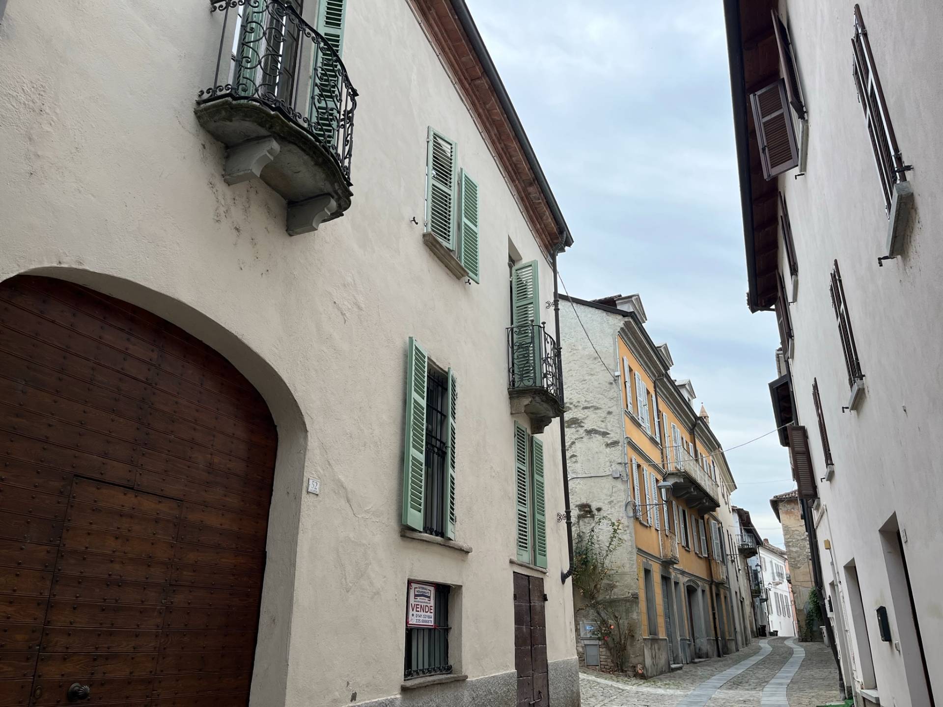 Stabile/Palazzo con terrazzo a Santo Stefano Belbo