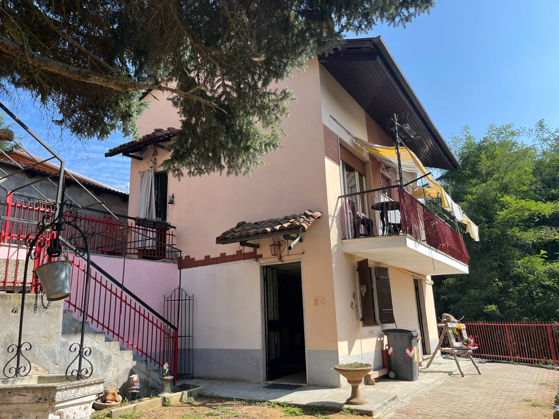 Casa indipendente con terrazzo, Asti sessant