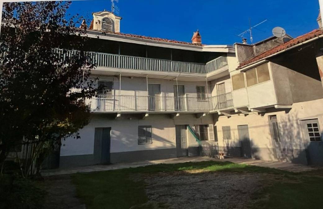 Porzione di casa in vendita a Strambino, Cerone