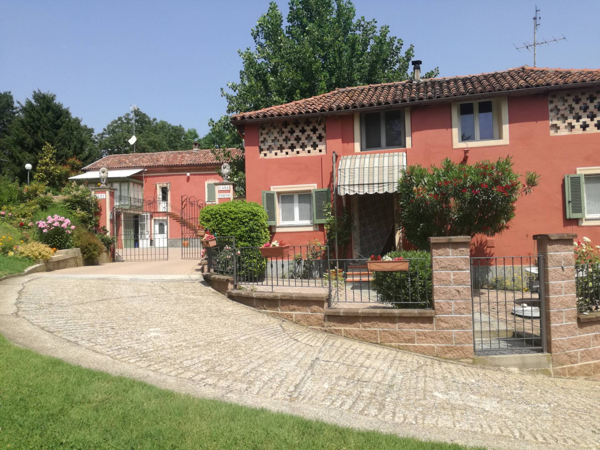 Villa in vendita a Asti, Loc. Vallarone