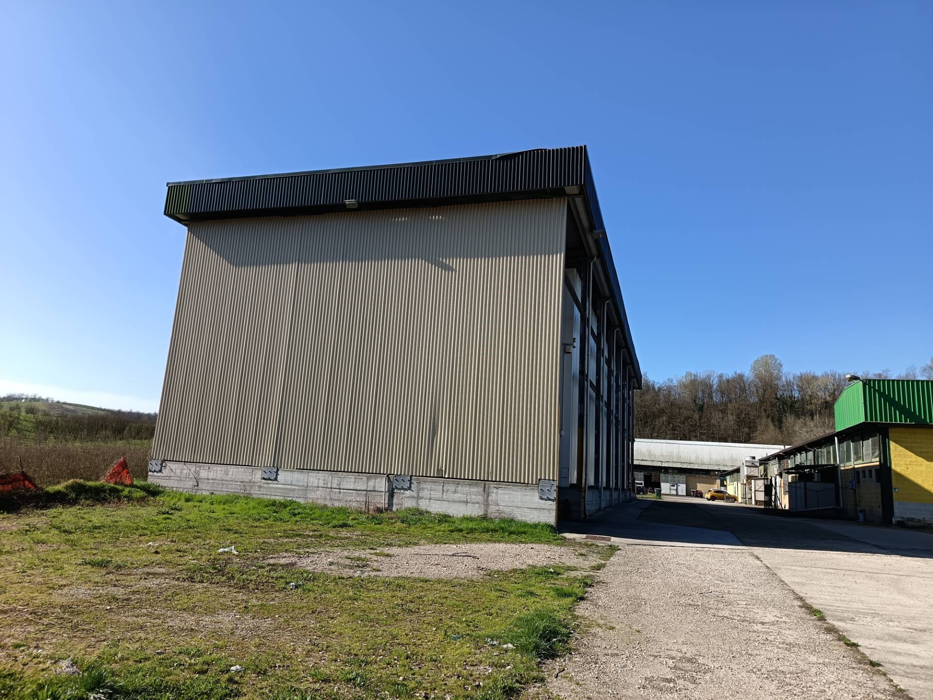 Capannone in vendita a Settime, Meridiana