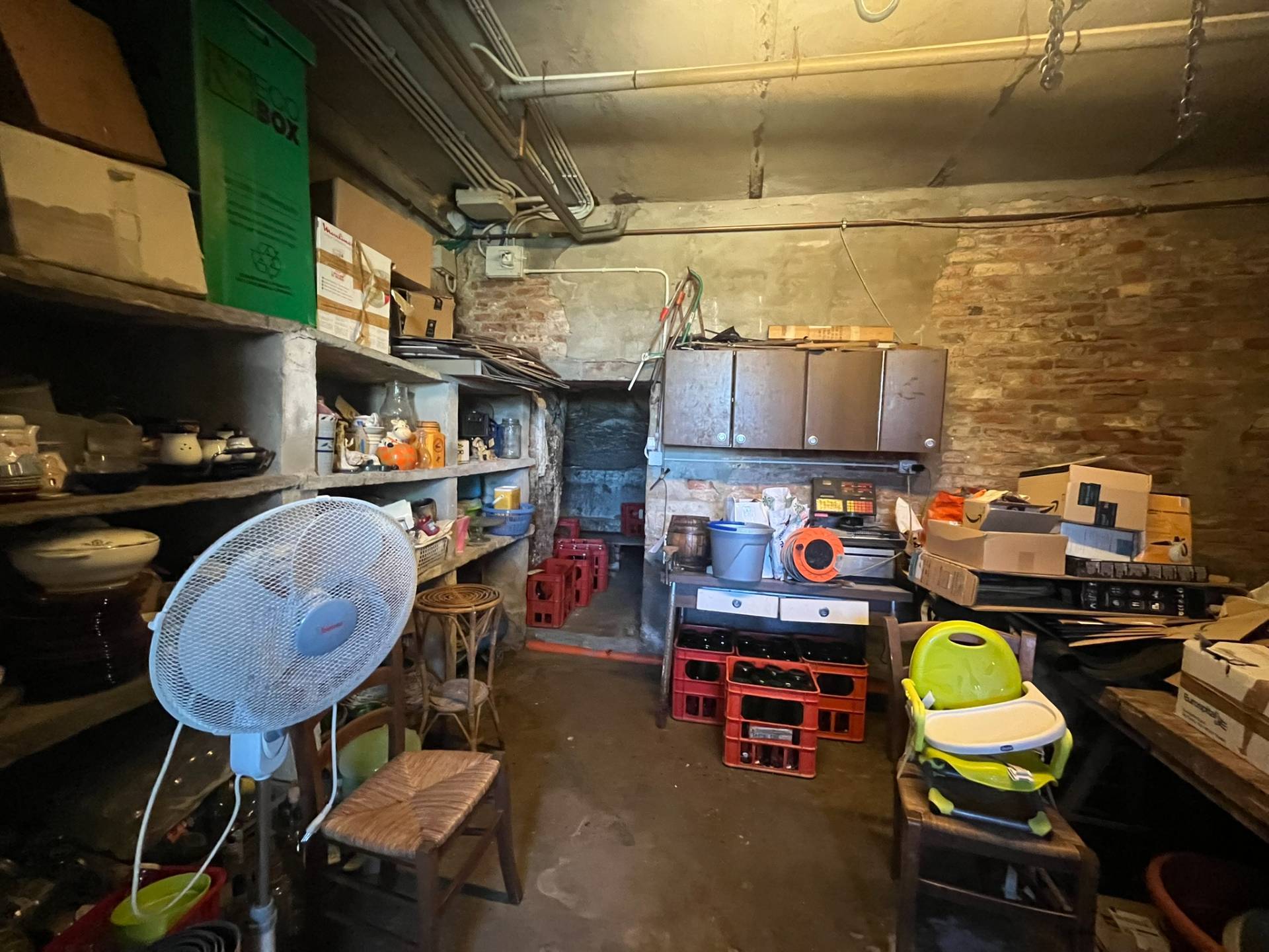 Locale commerciale in vendita a Piov Massaia, Paese