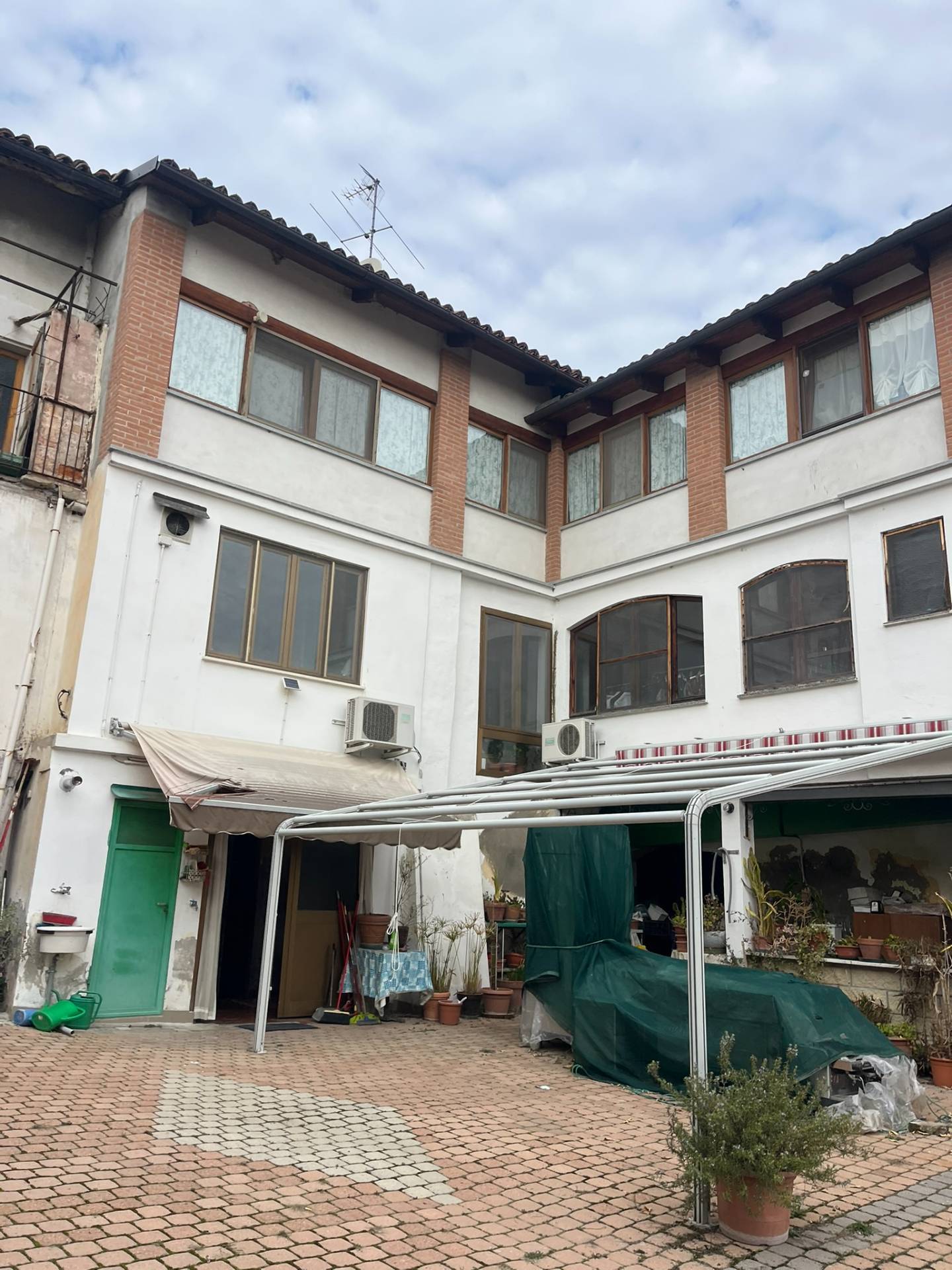 Locale commerciale in vendita a Piov Massaia, Paese