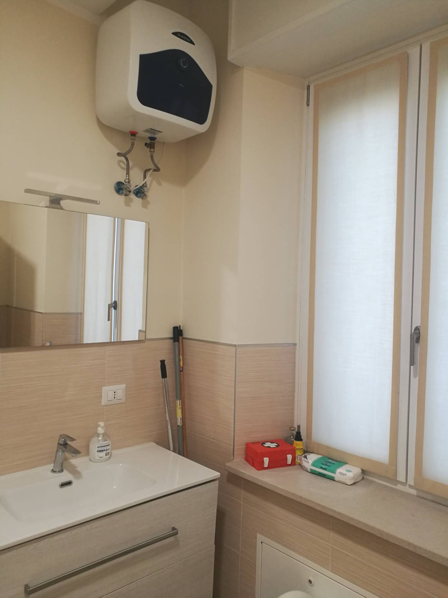 Locale commerciale in vendita a Asti, Nord