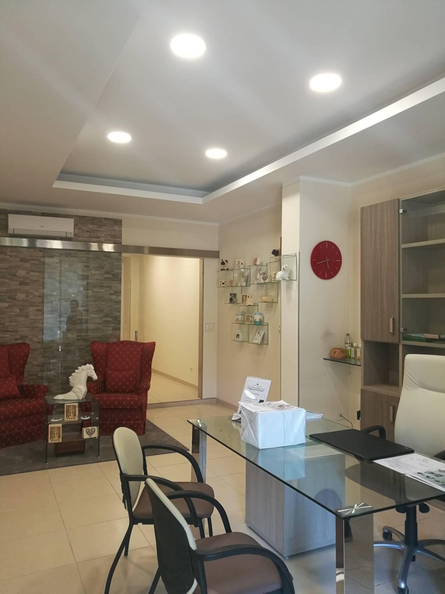 Locale commerciale in vendita a Asti, Nord