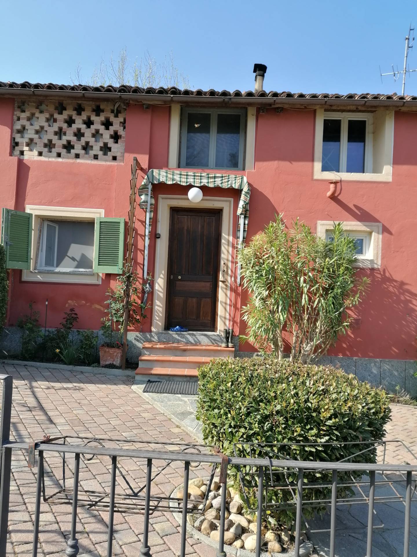 Villa in vendita a Asti, Loc. Vallarone