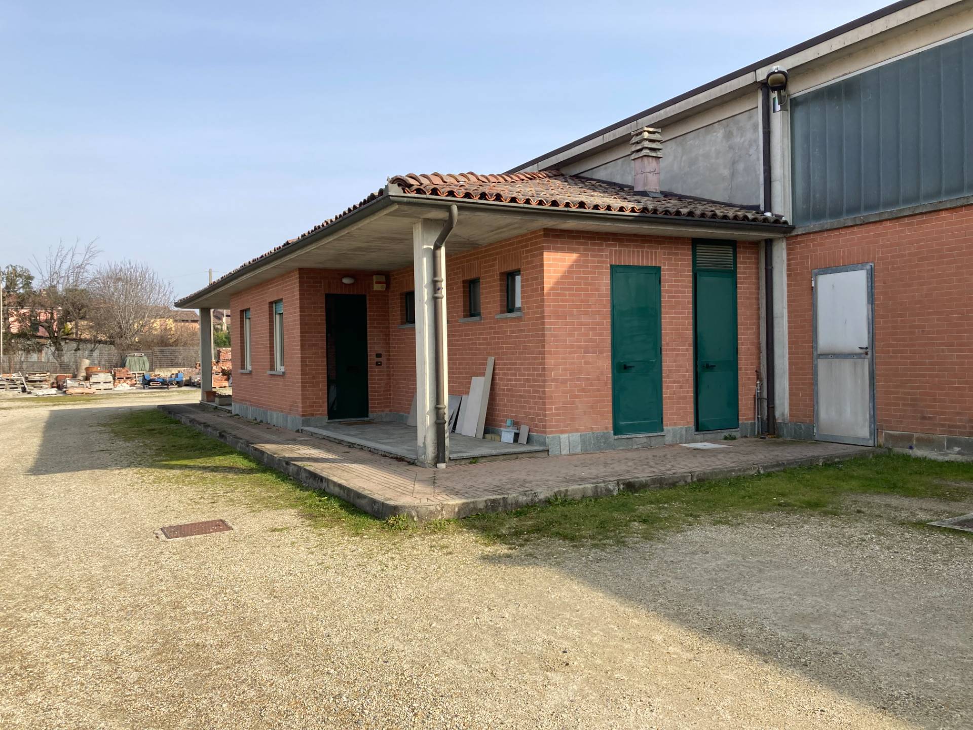 Capannone in vendita a Grana, Campagna