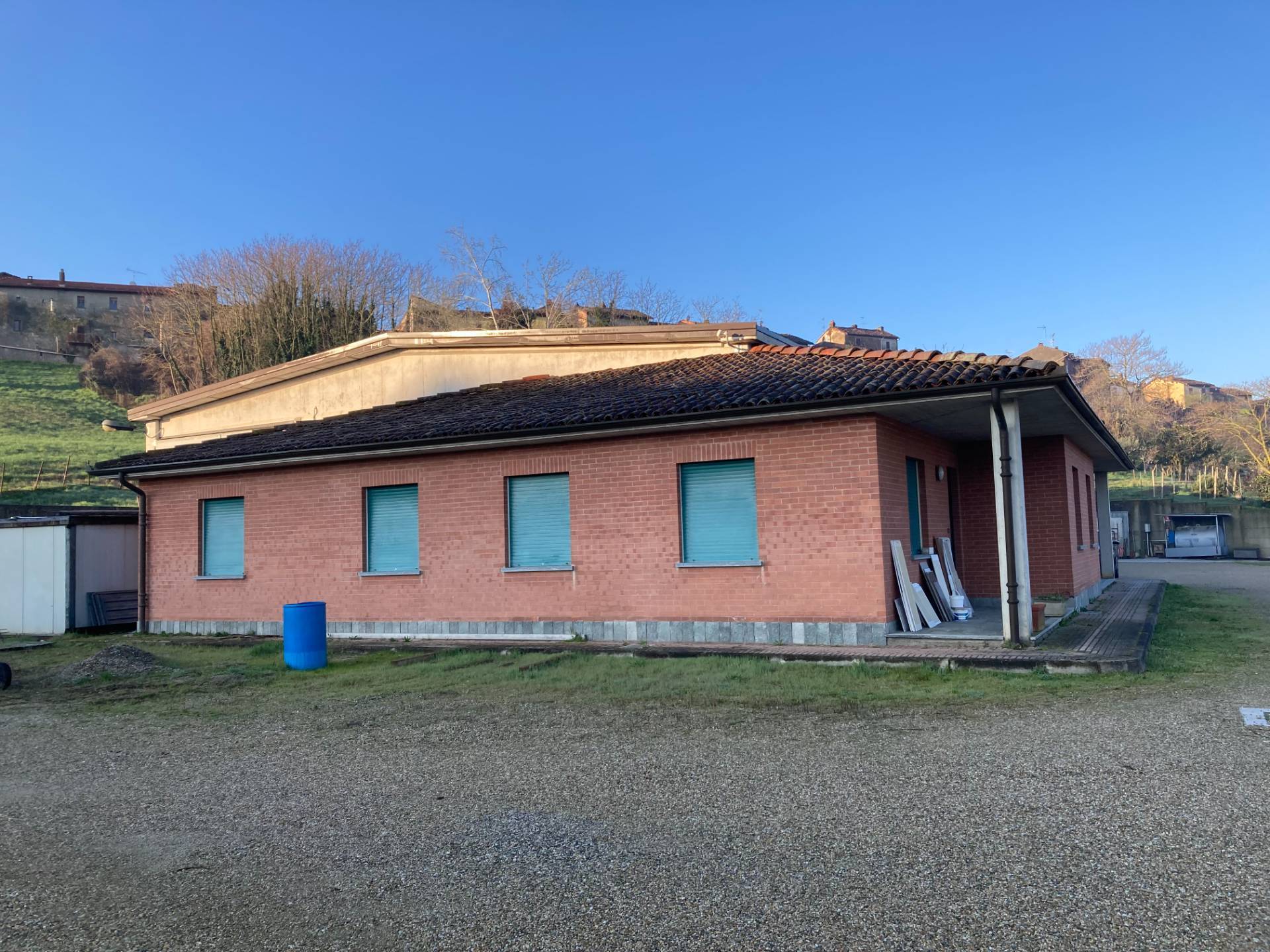 Capannone in vendita a Grana, Campagna