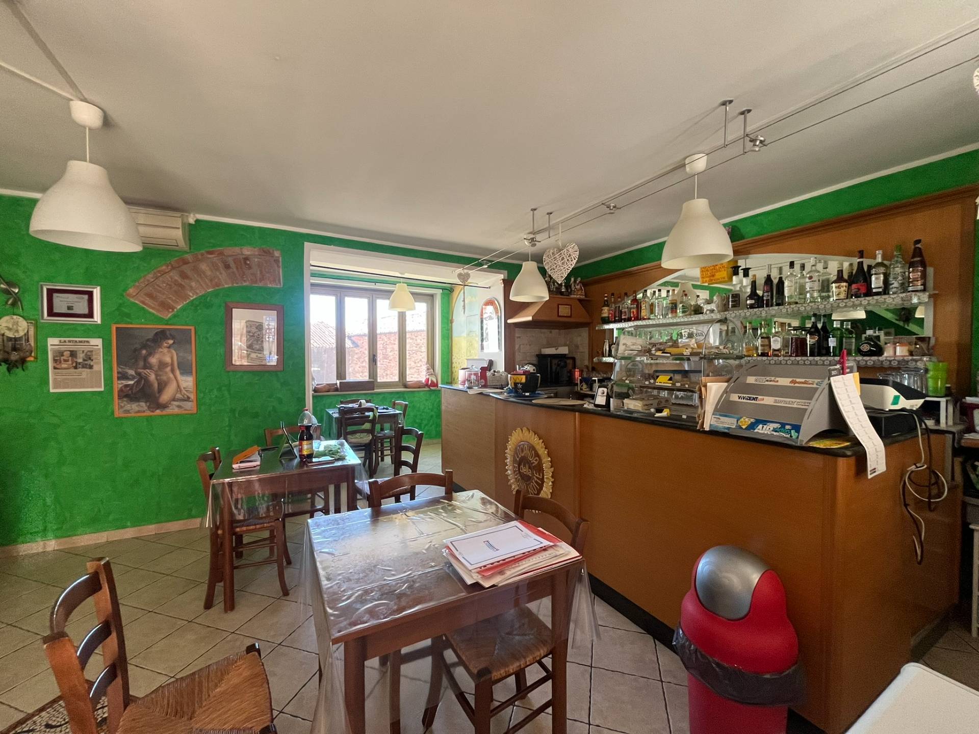 Locale commerciale in vendita a Piov Massaia, Paese