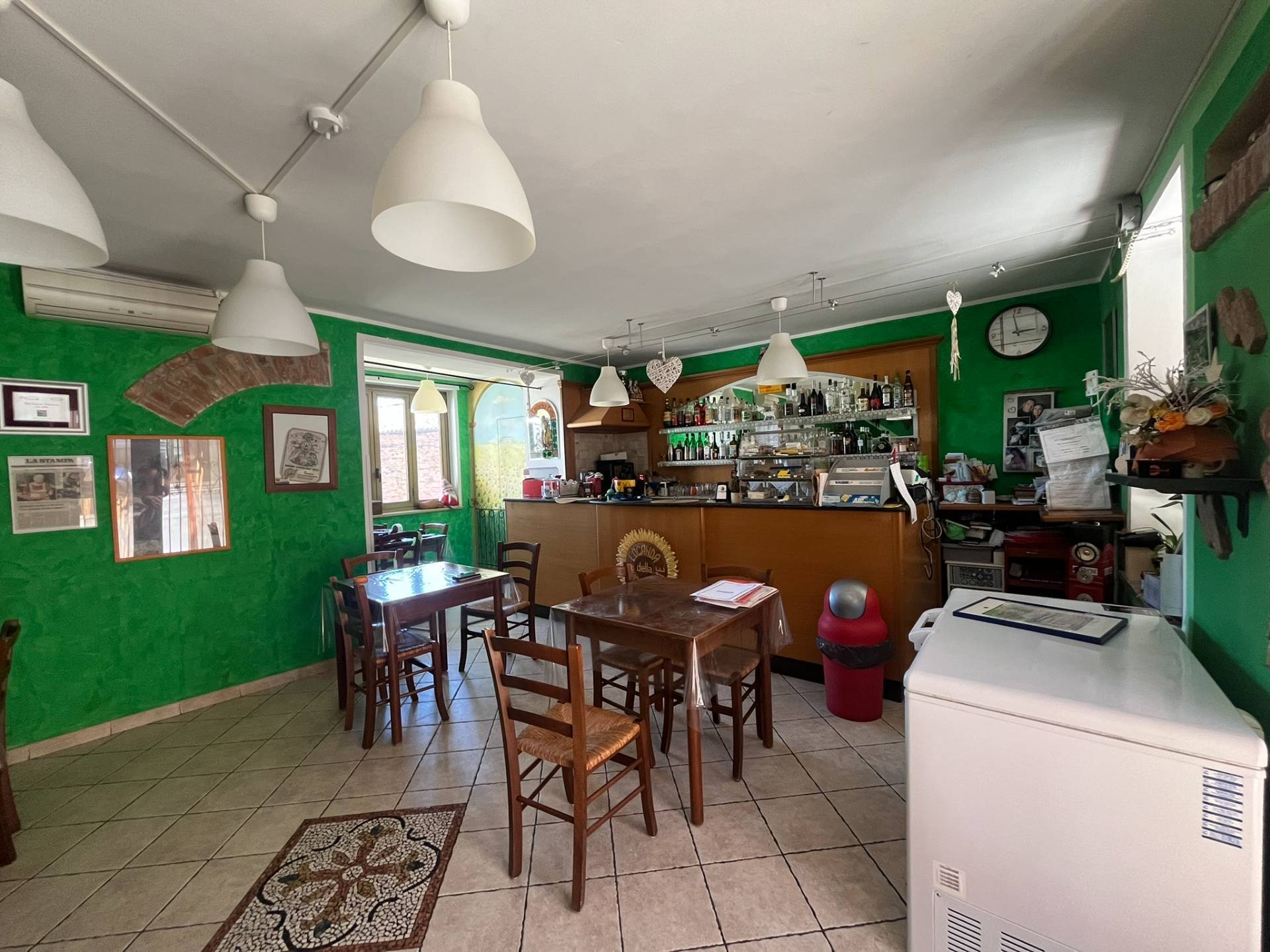 Locale commerciale in vendita a Piov Massaia, Paese