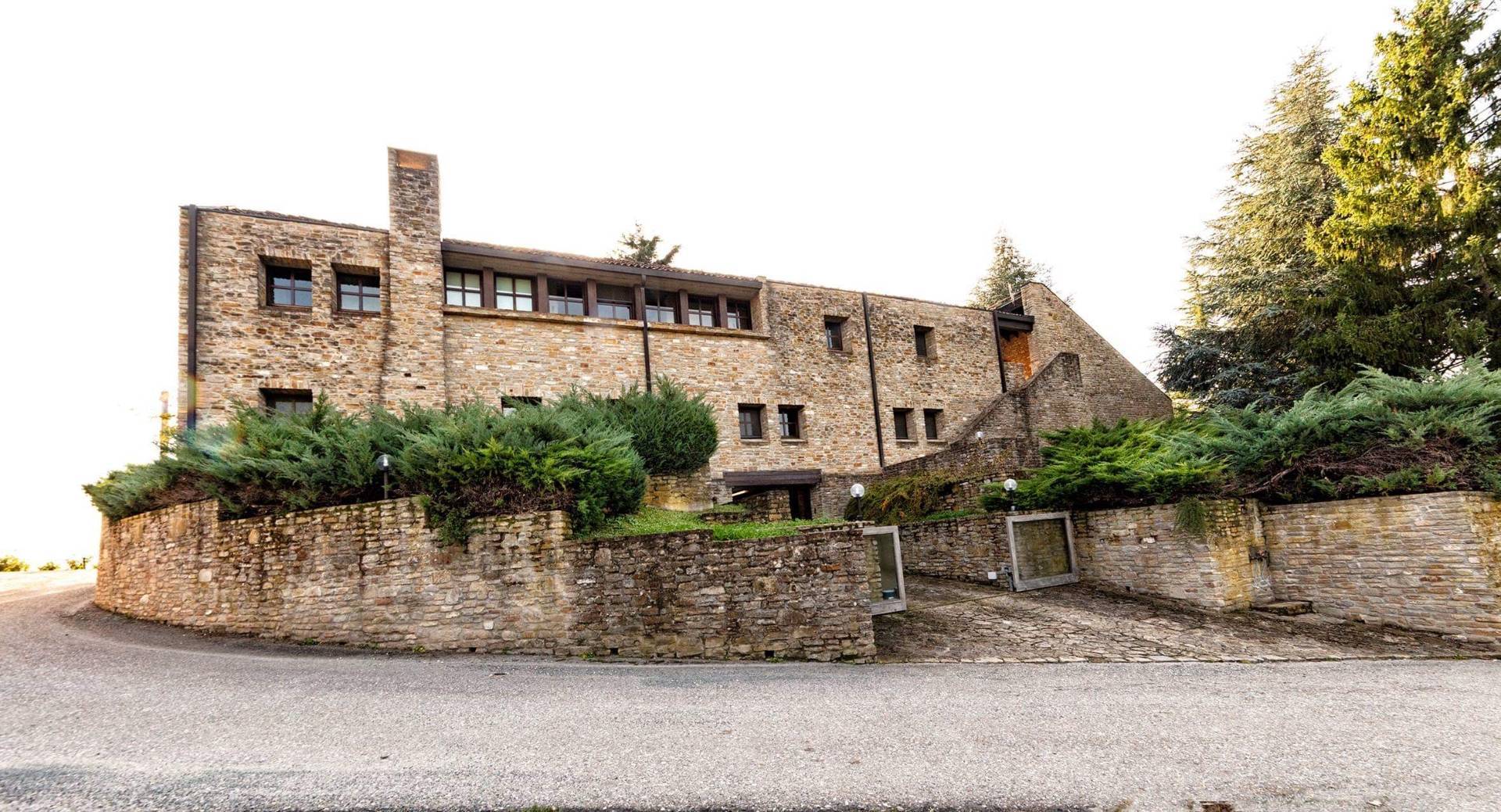 Villa in vendita a Santo Stefano Belbo