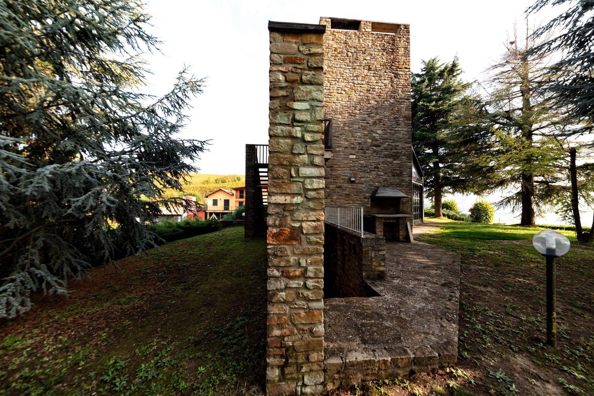 Villa in vendita a Santo Stefano Belbo