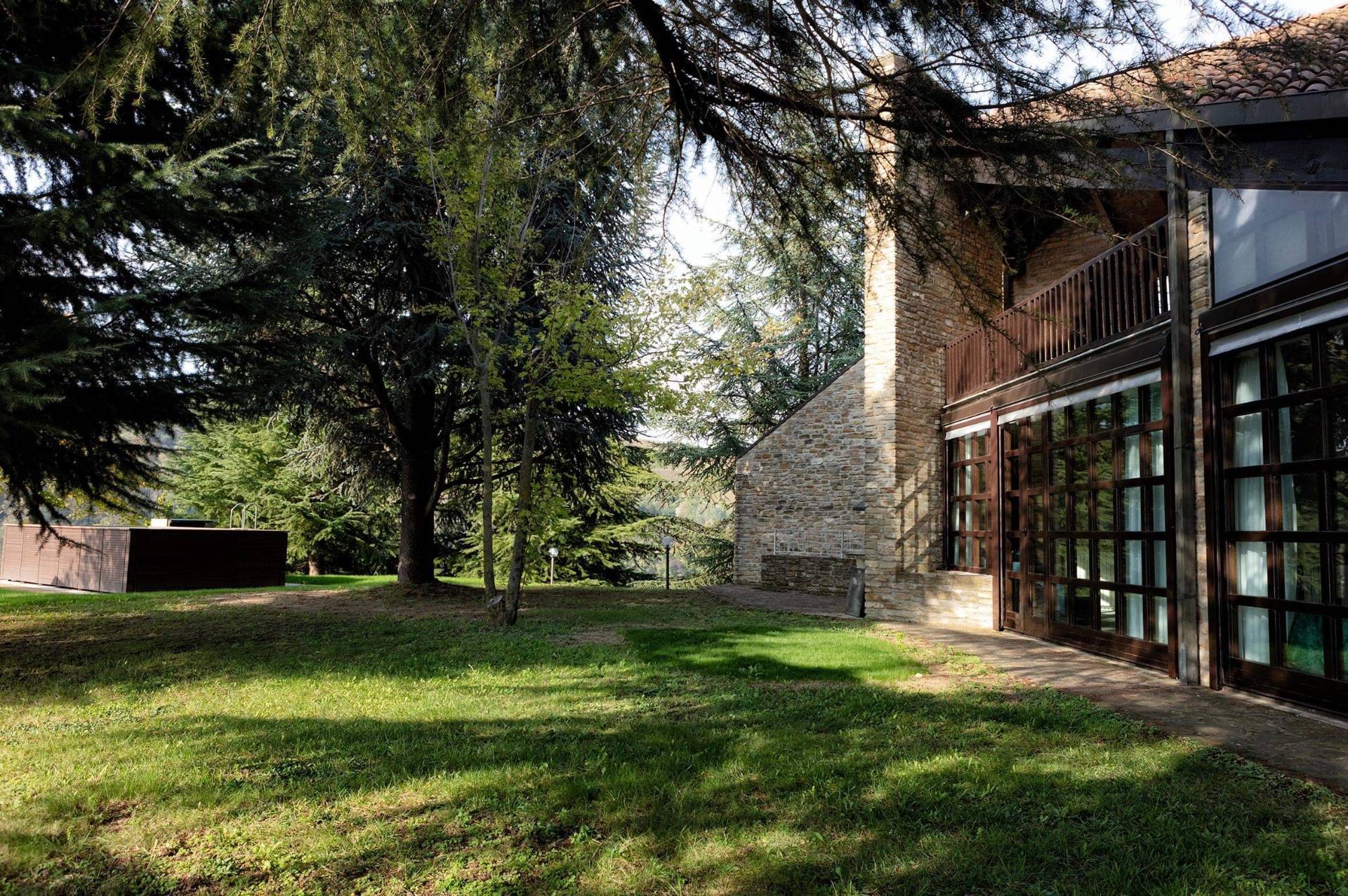 Villa in vendita a Santo Stefano Belbo