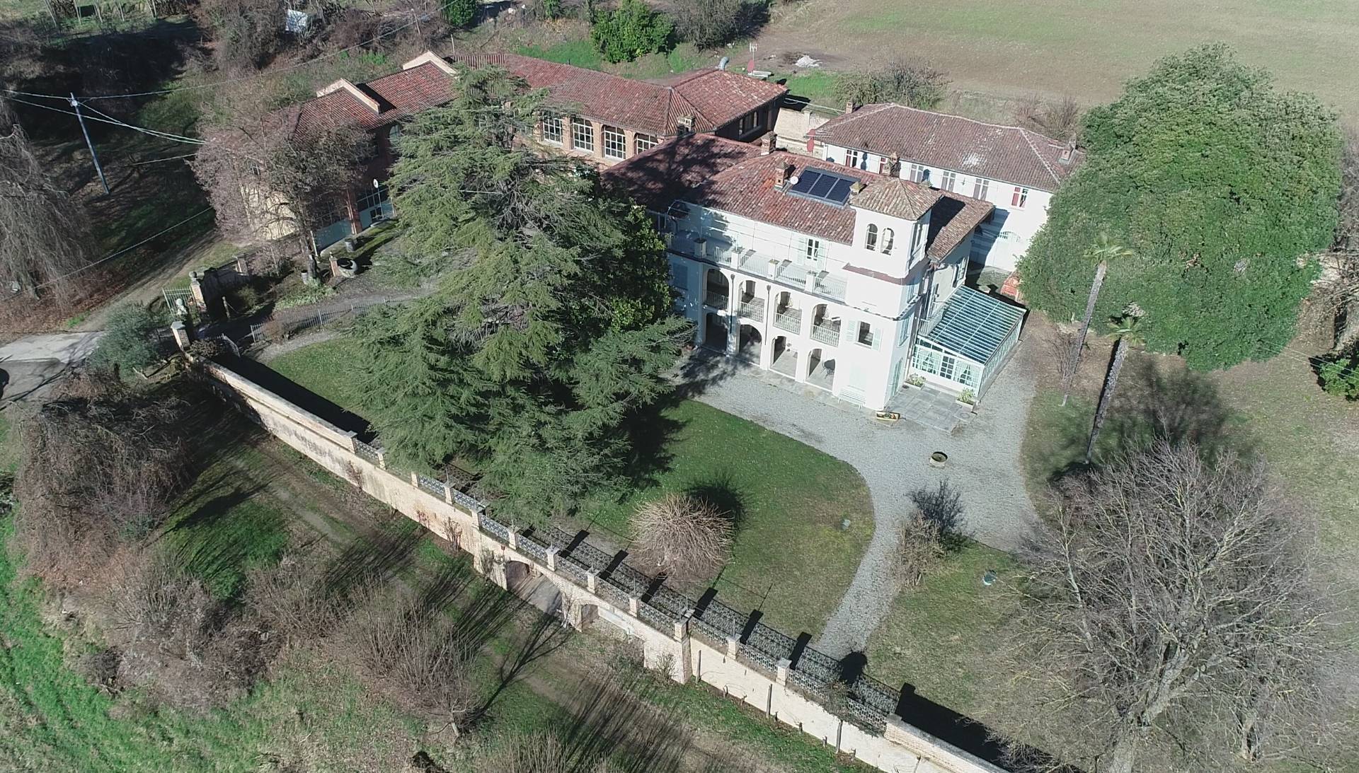 Tenuta in vendita a Castelnuovo Don Bosco