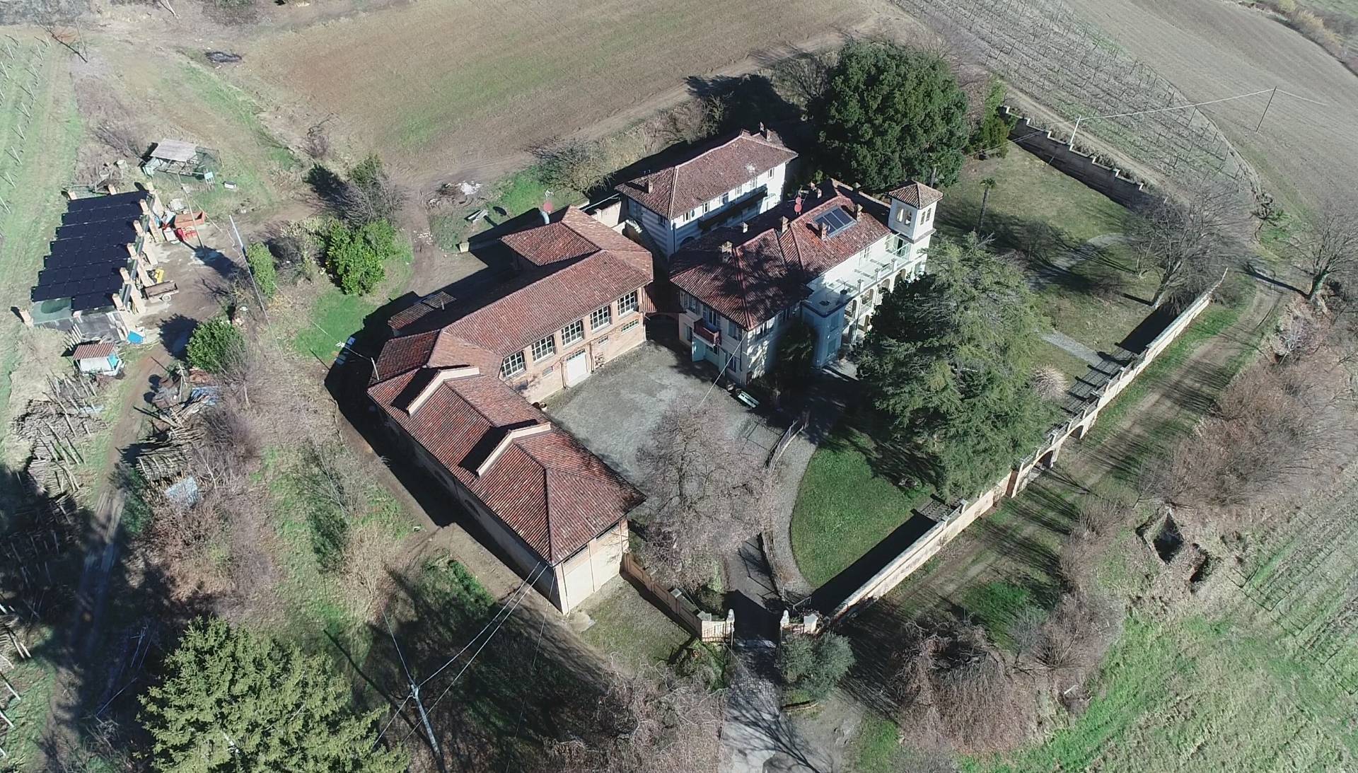 Tenuta in vendita a Castelnuovo Don Bosco