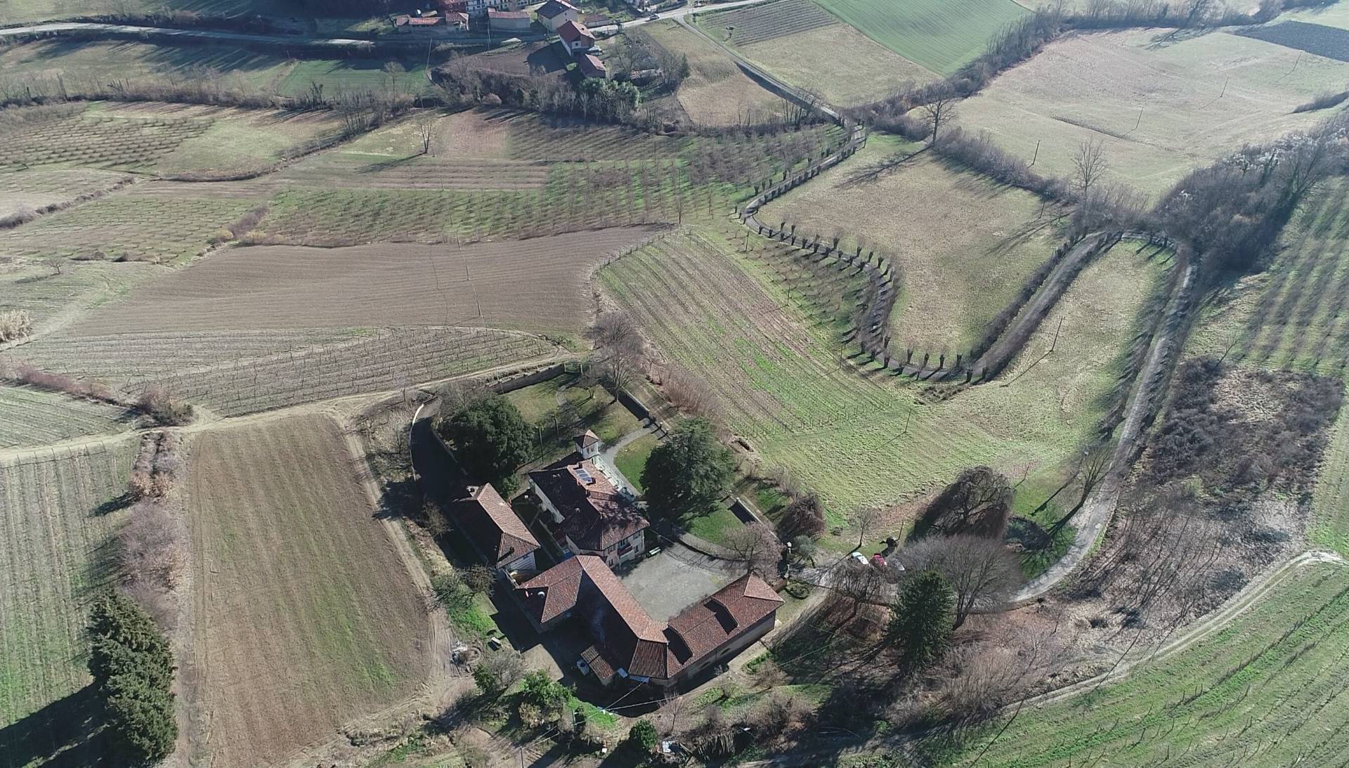 Tenuta in vendita a Castelnuovo Don Bosco