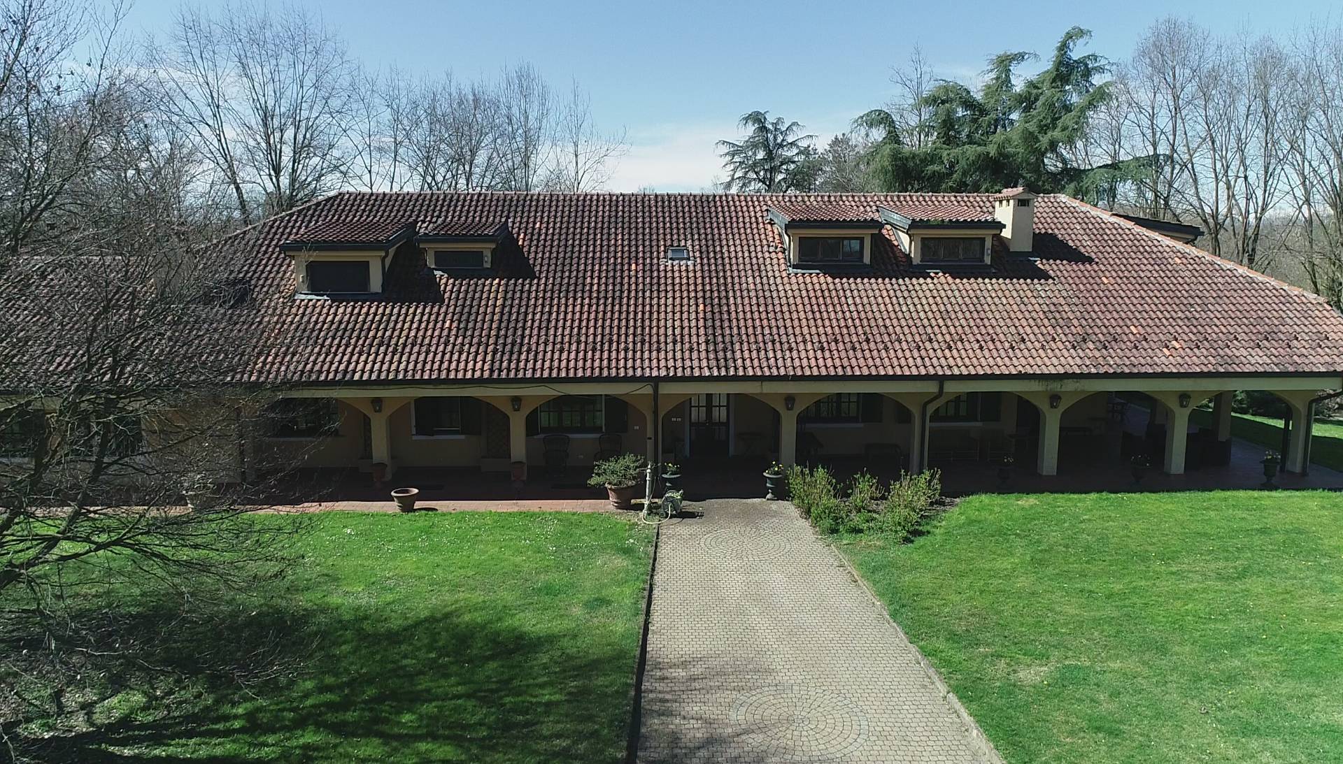 Tenuta in vendita a Cellarengo, Menab