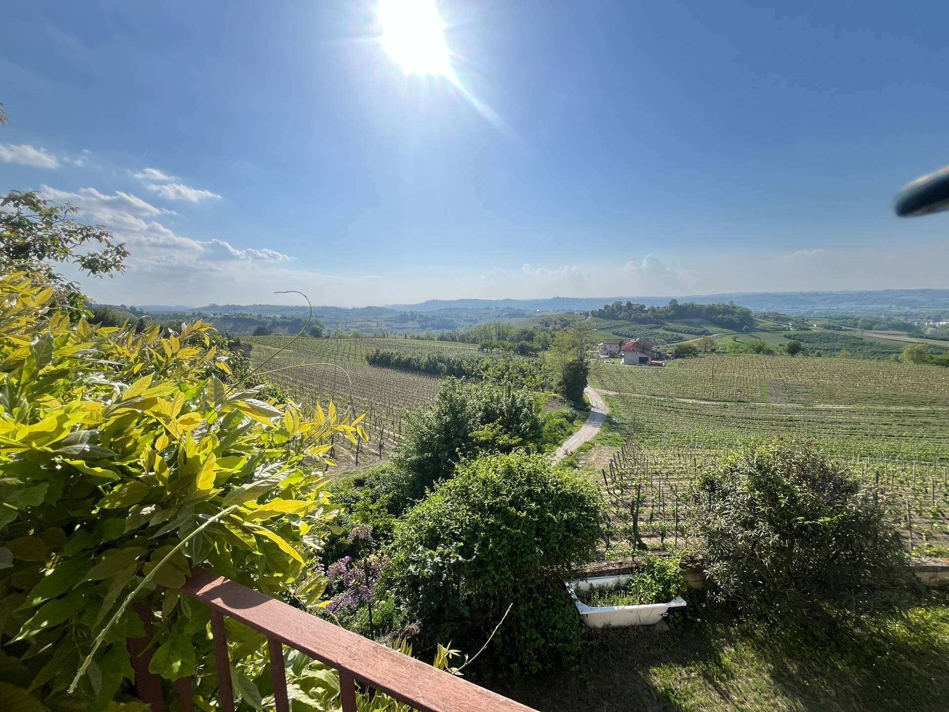 Cascina in vendita a Castagnole delle Lanze