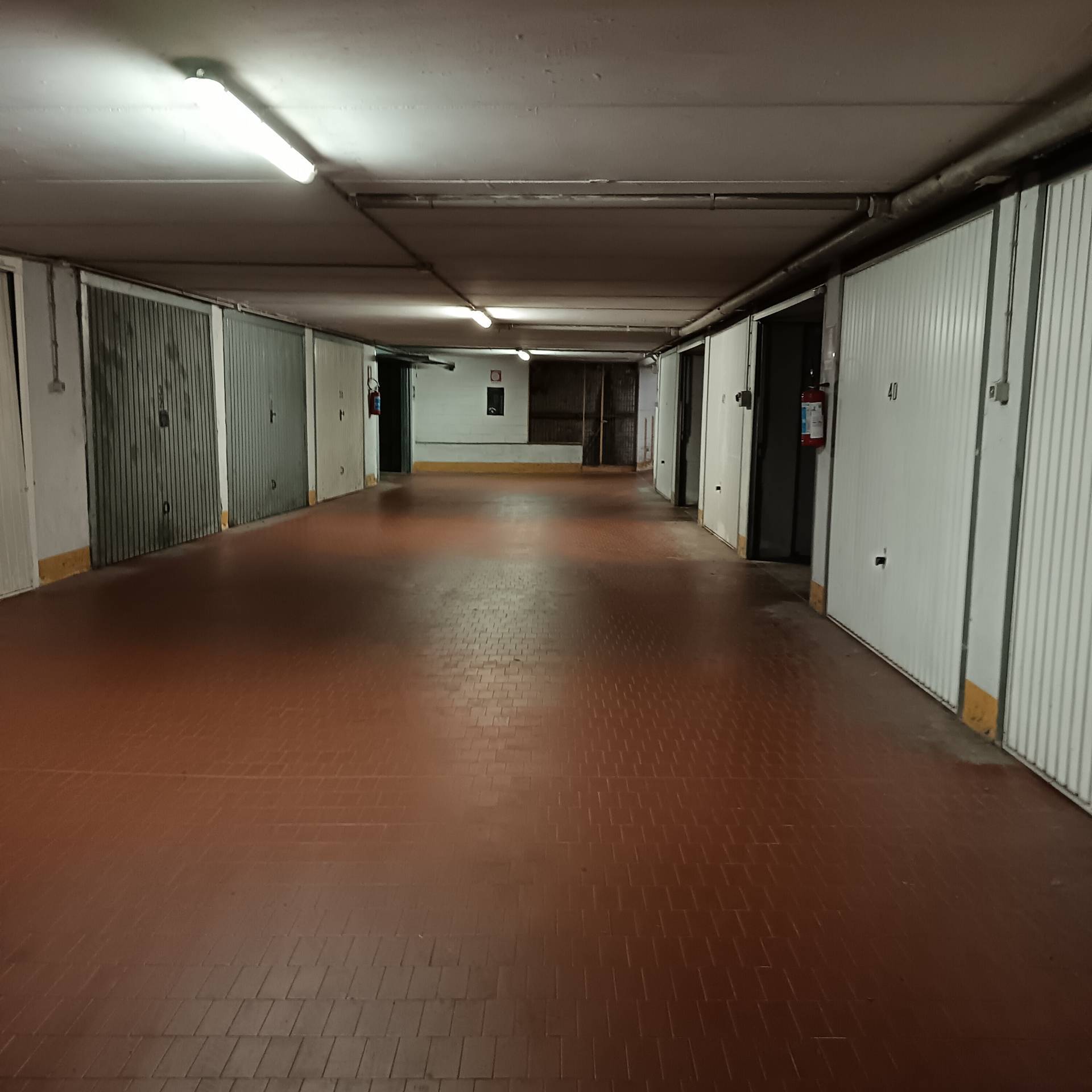 Box o garage in affitto a Asti, Centro
