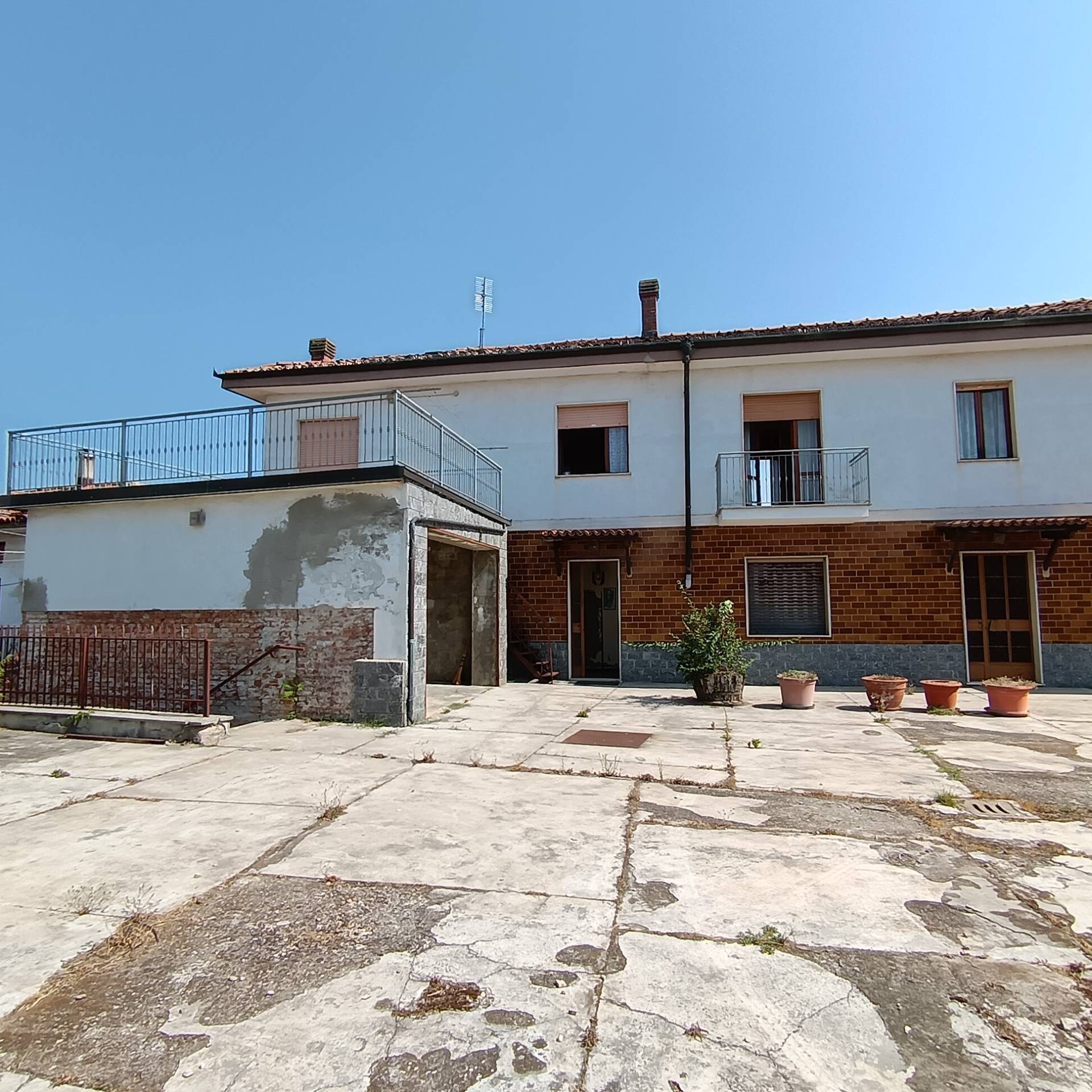 Porzione di casa in vendita a Isola d'Asti, Paese