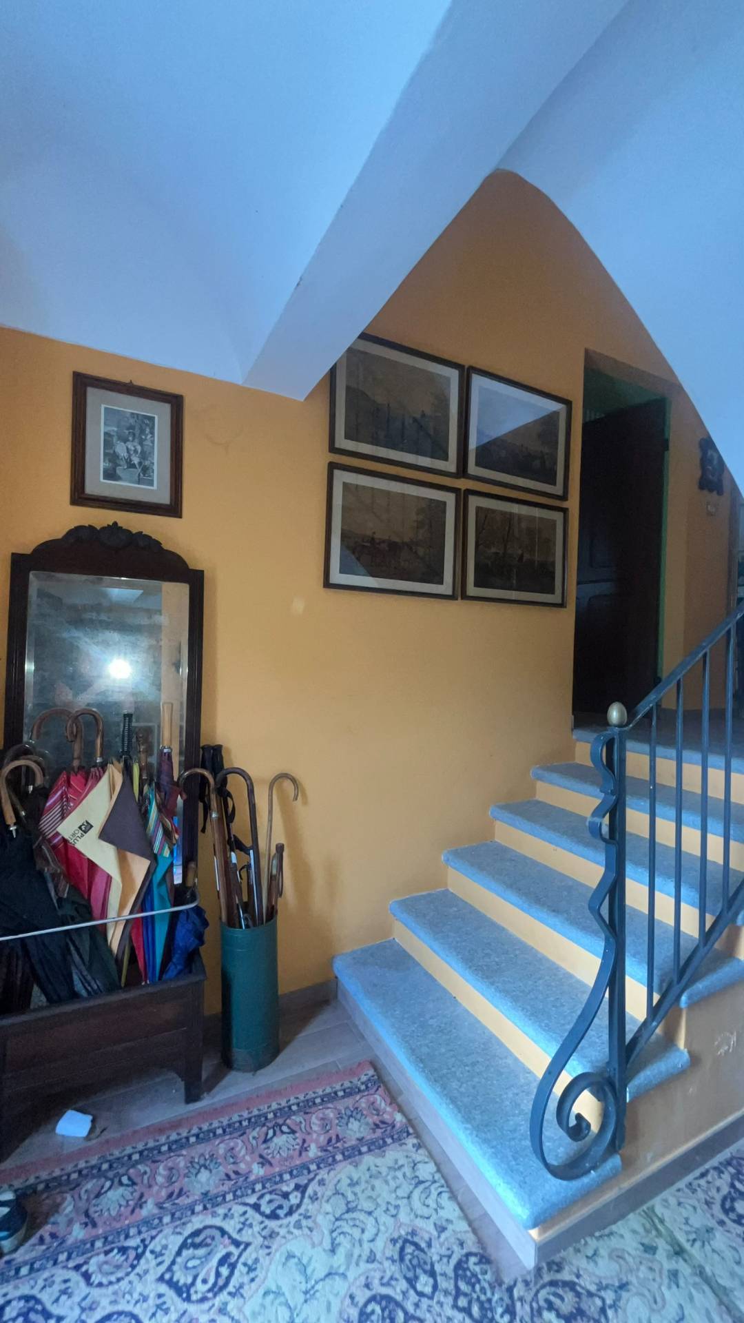 Casale in vendita a Govone, Paese