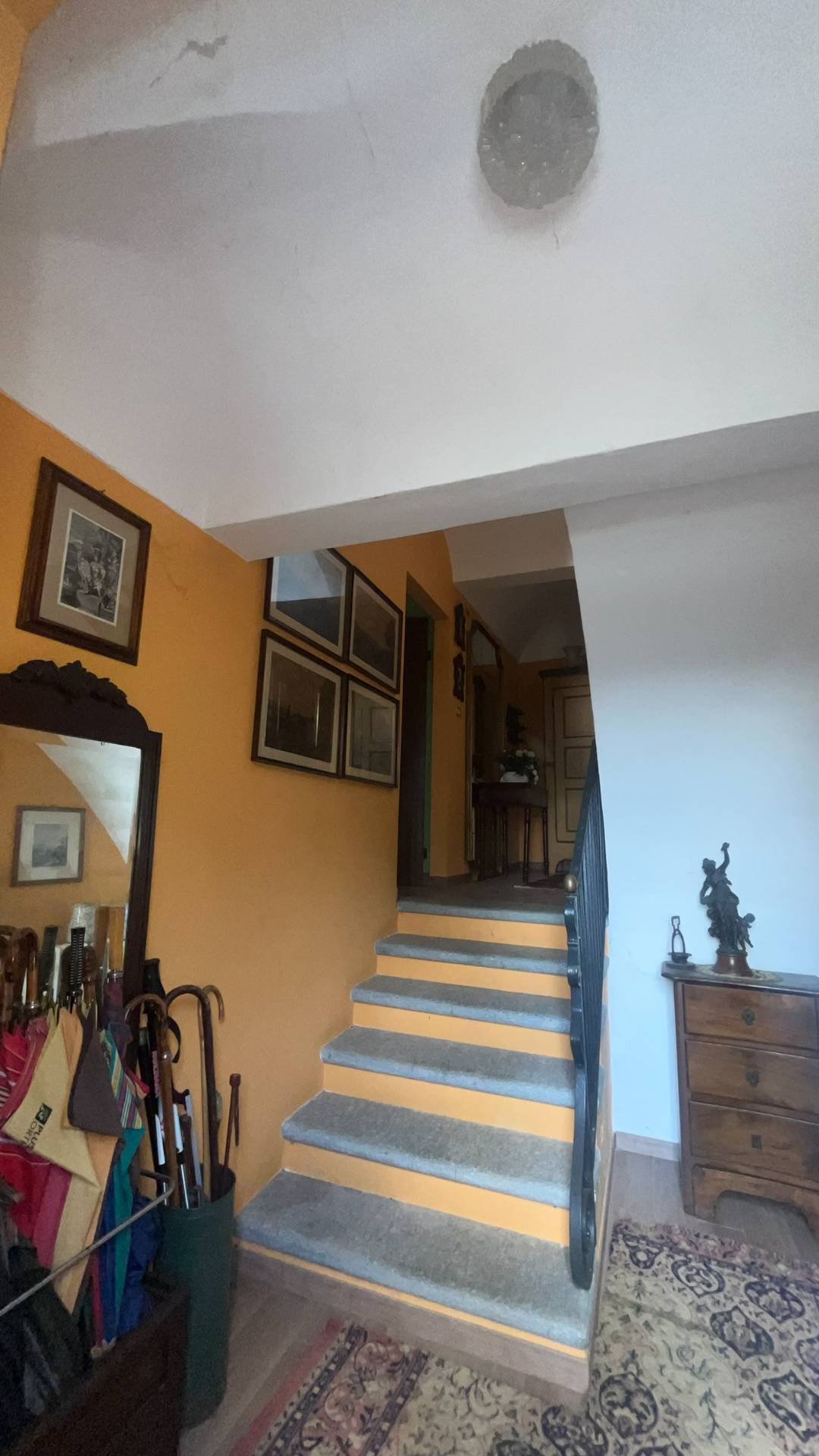 Casale in vendita a Govone, Paese