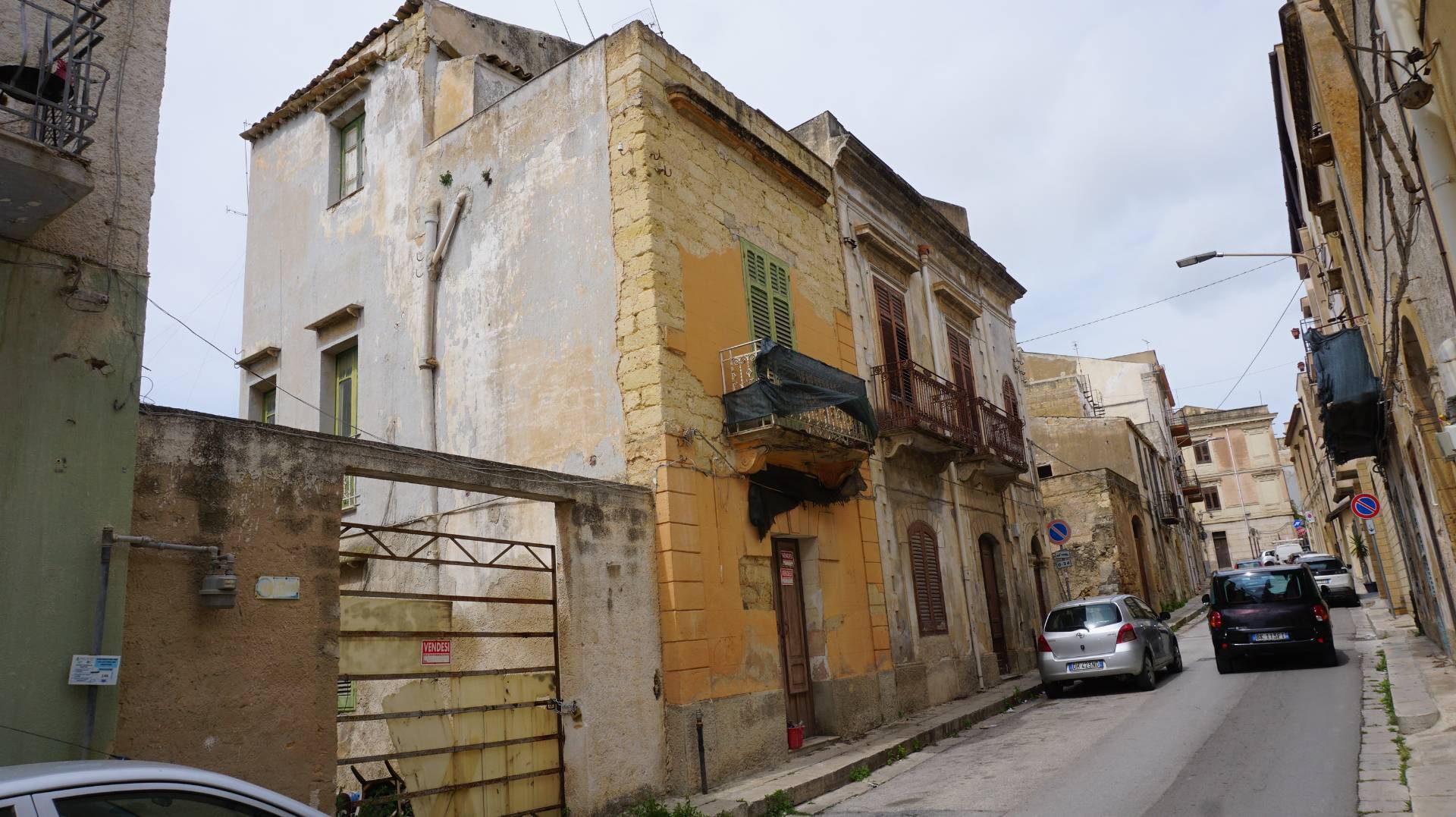 Casa indipendente con terrazzo, Castelvetrano centro storico