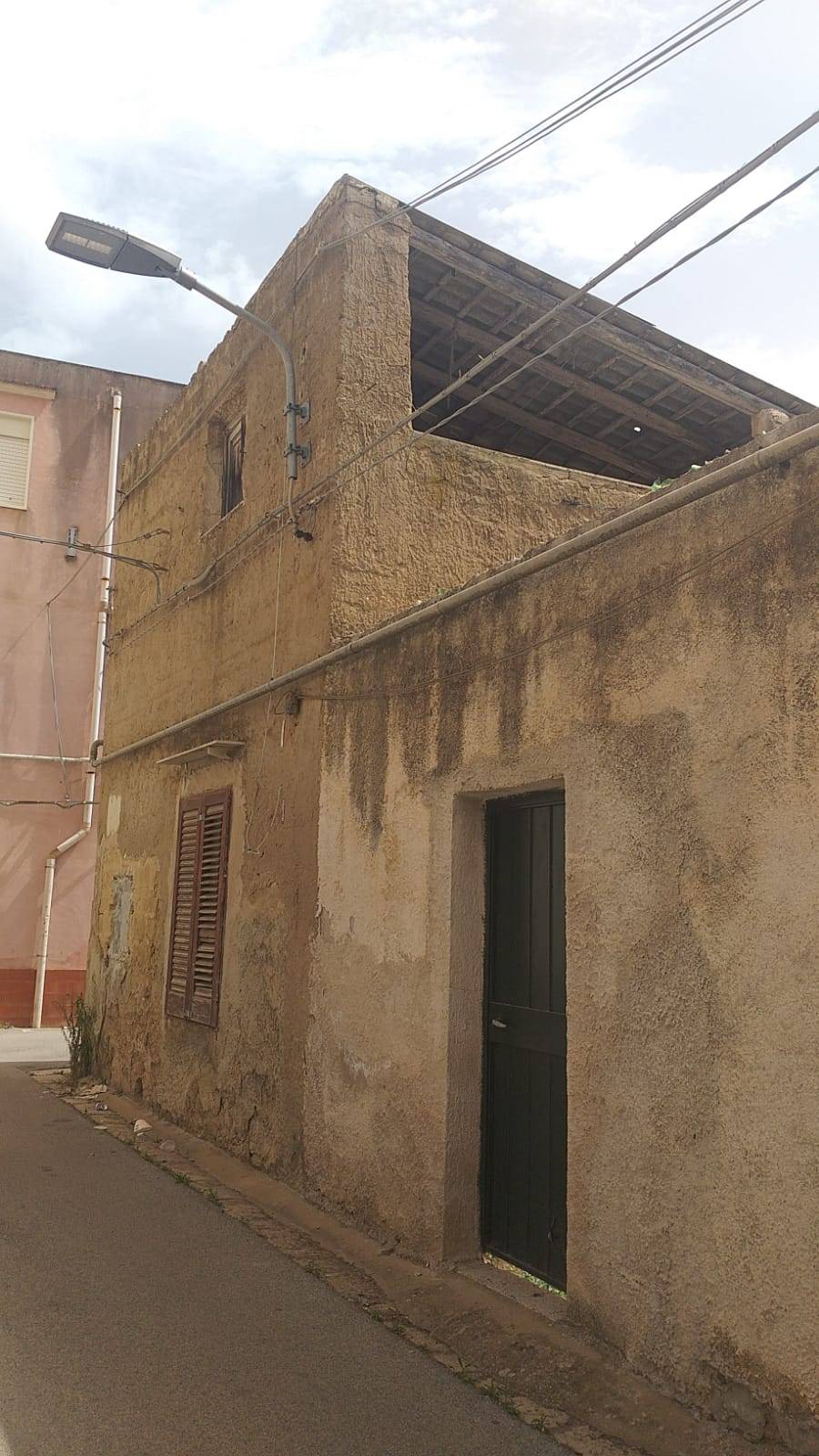 Casa indipendente da ristrutturare, Castelvetrano citt