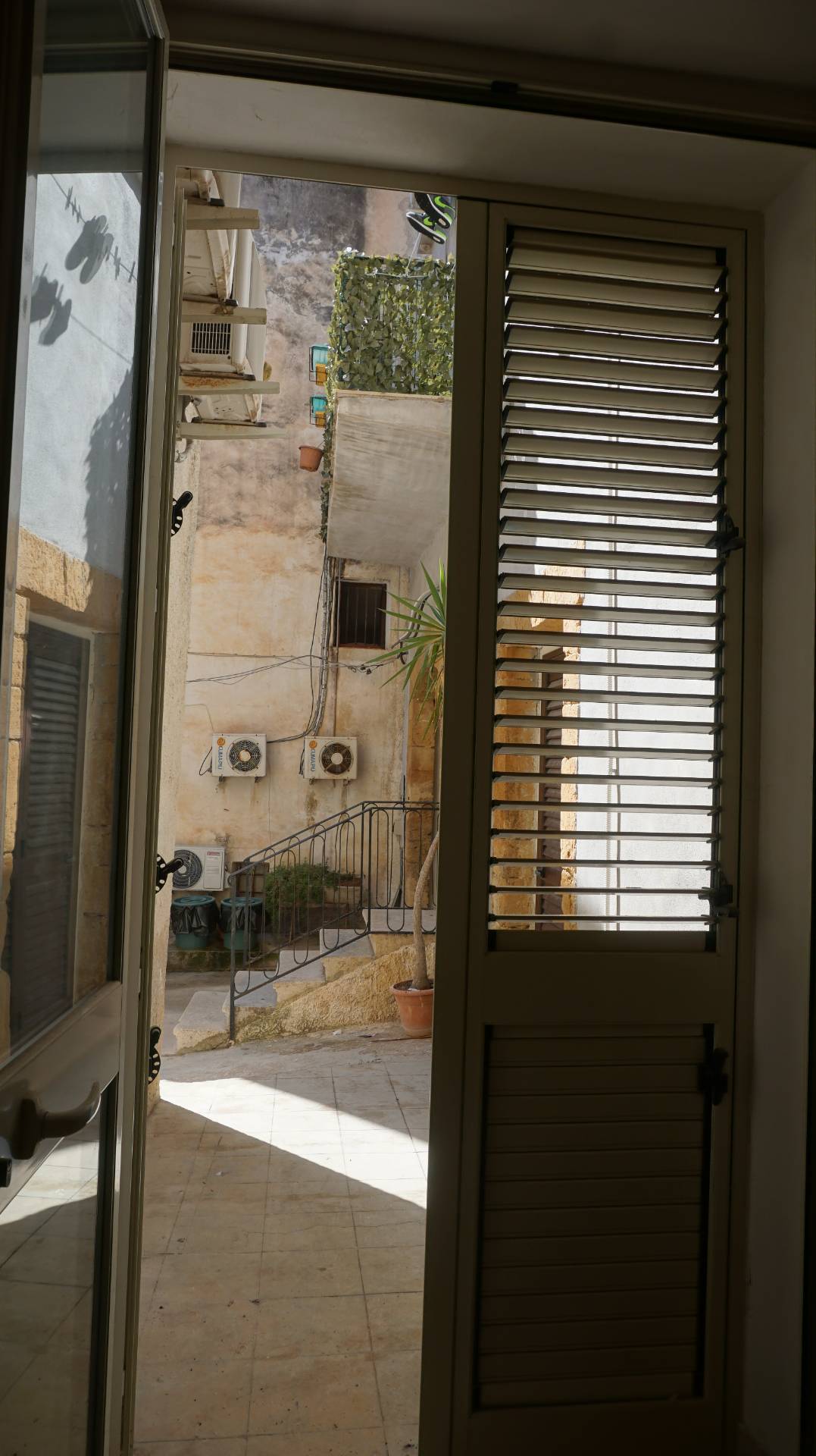 Locale commerciale in vendita a Castelvetrano, Centro Storico