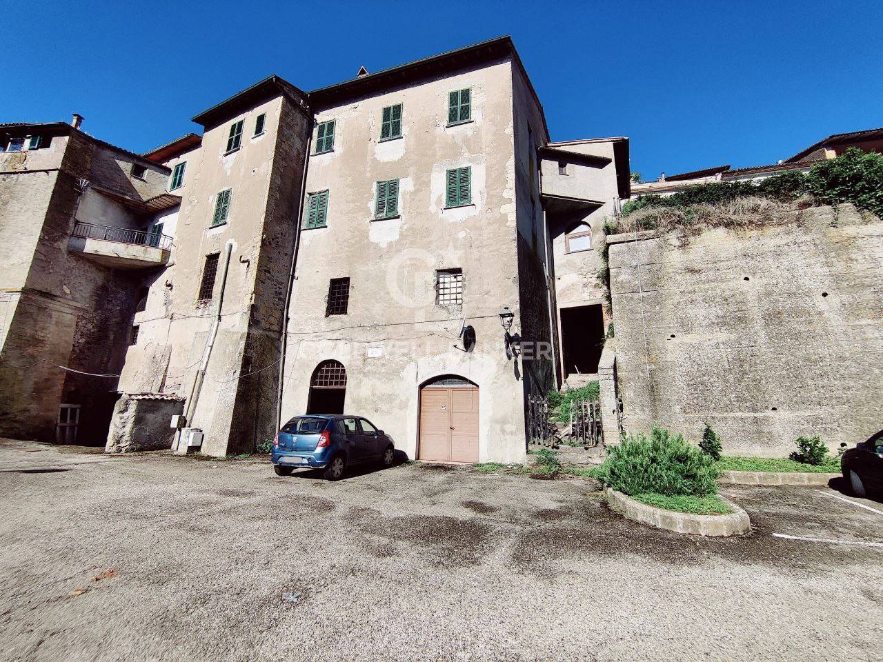 Magazzino in vendita a Latera