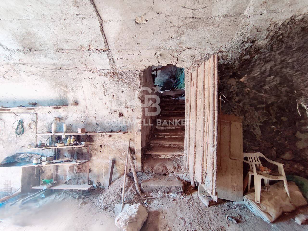 Garage in vendita a Latera